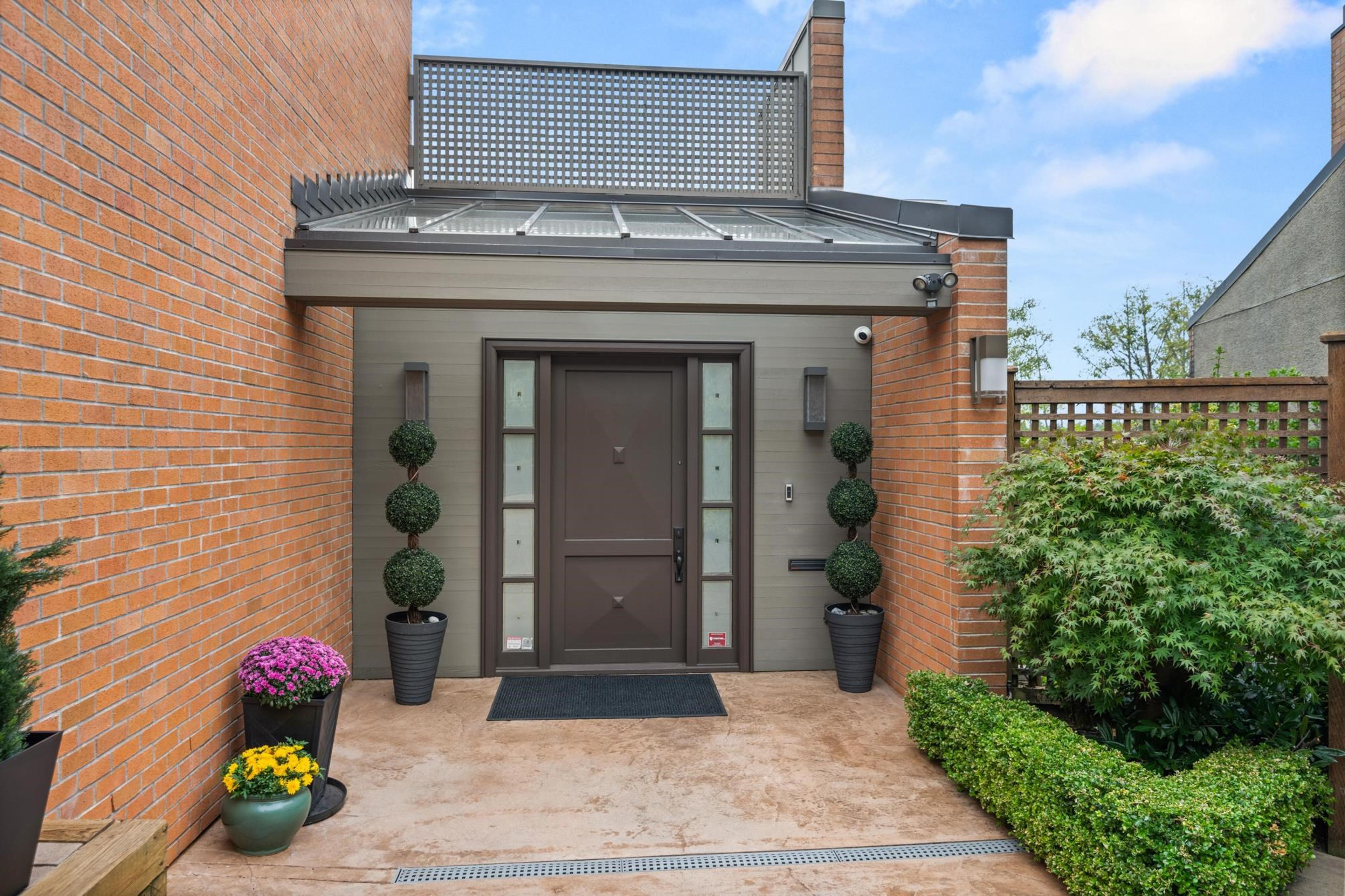 2236 Yewbrook Place, Vancouver - Exteriors - Photo 2