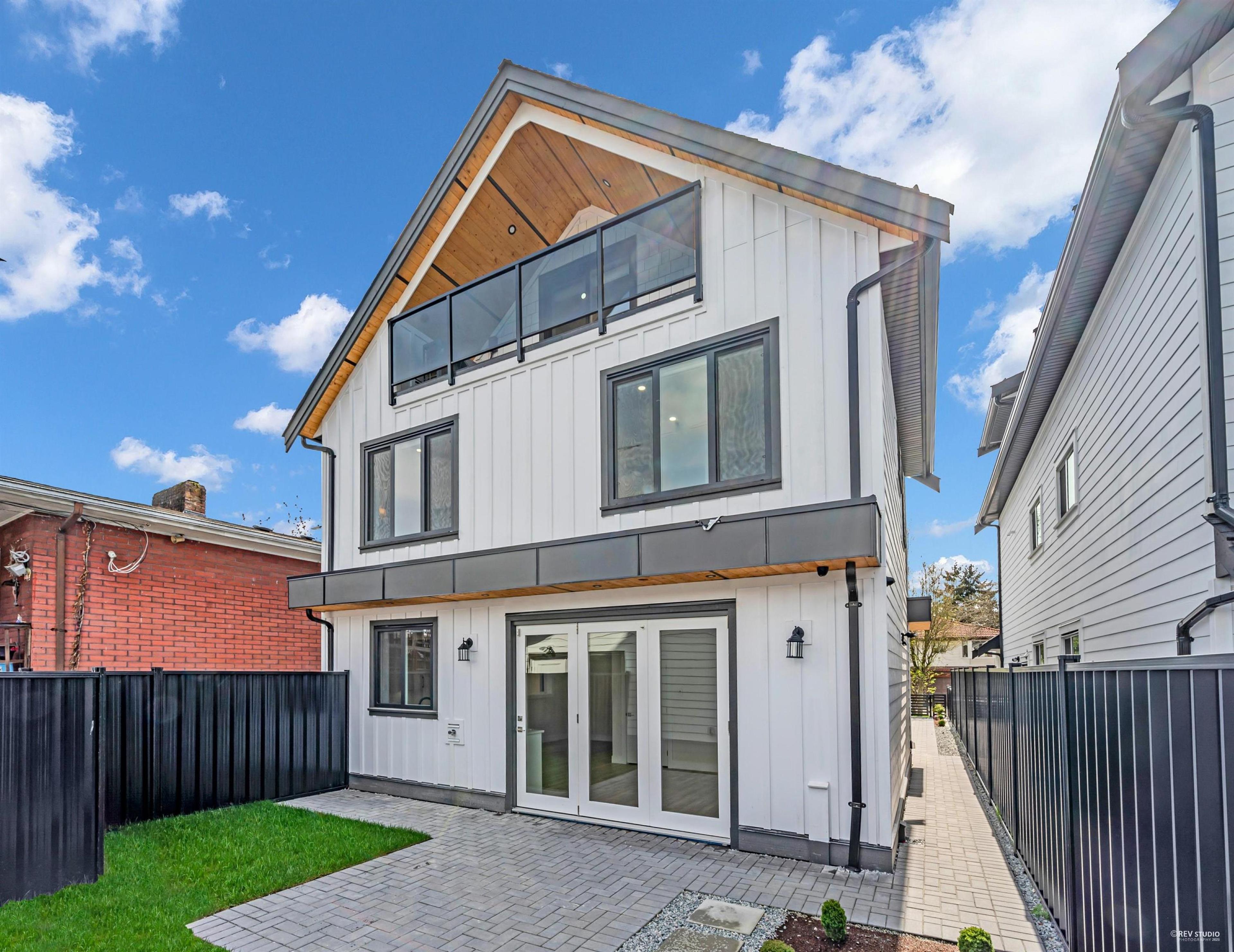 2371 Adanac Street, Vancouver - Exteriors - Photo 4