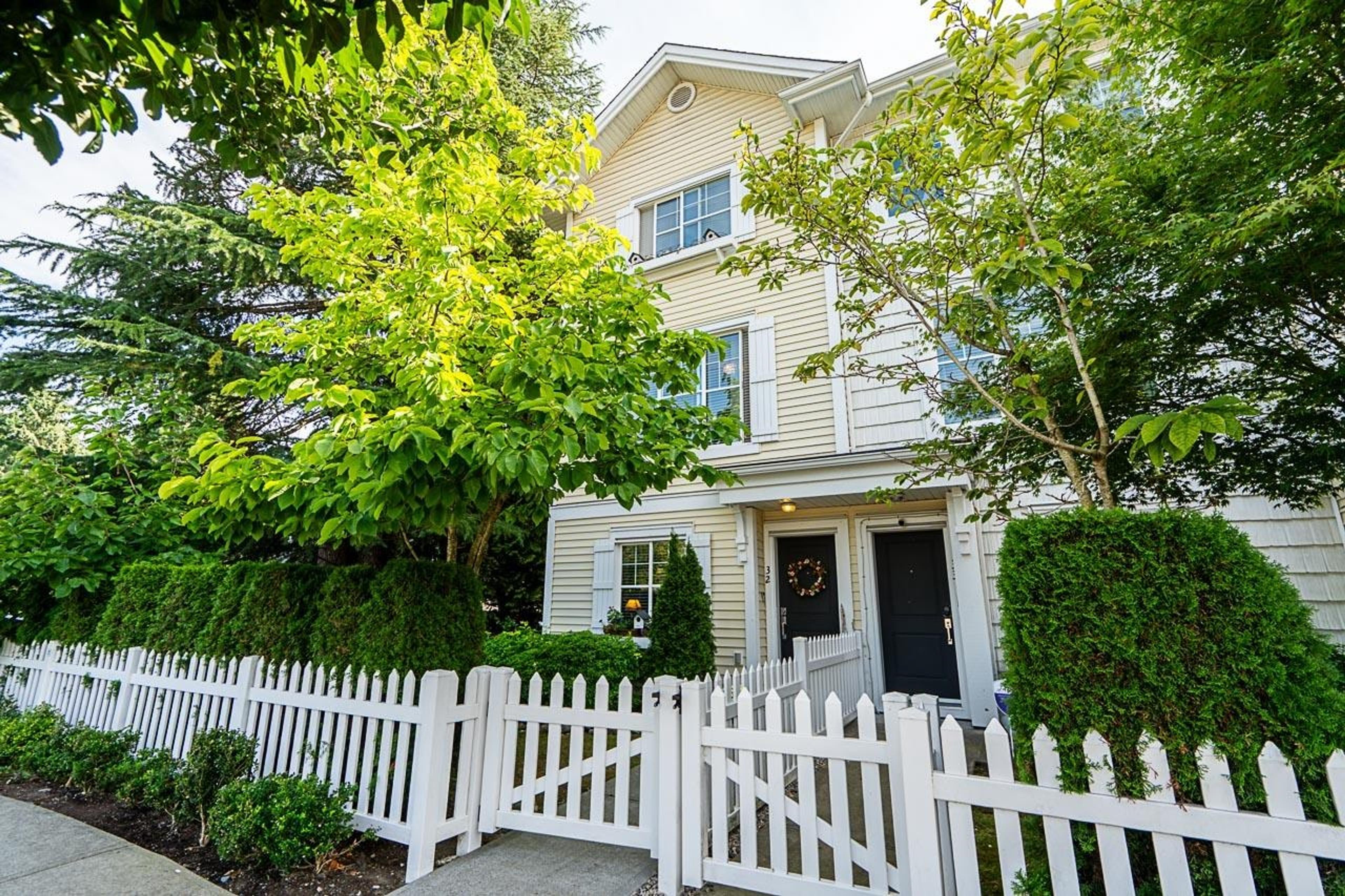 16228 16 Avenue, Surrey - Exteriors - Photo 3