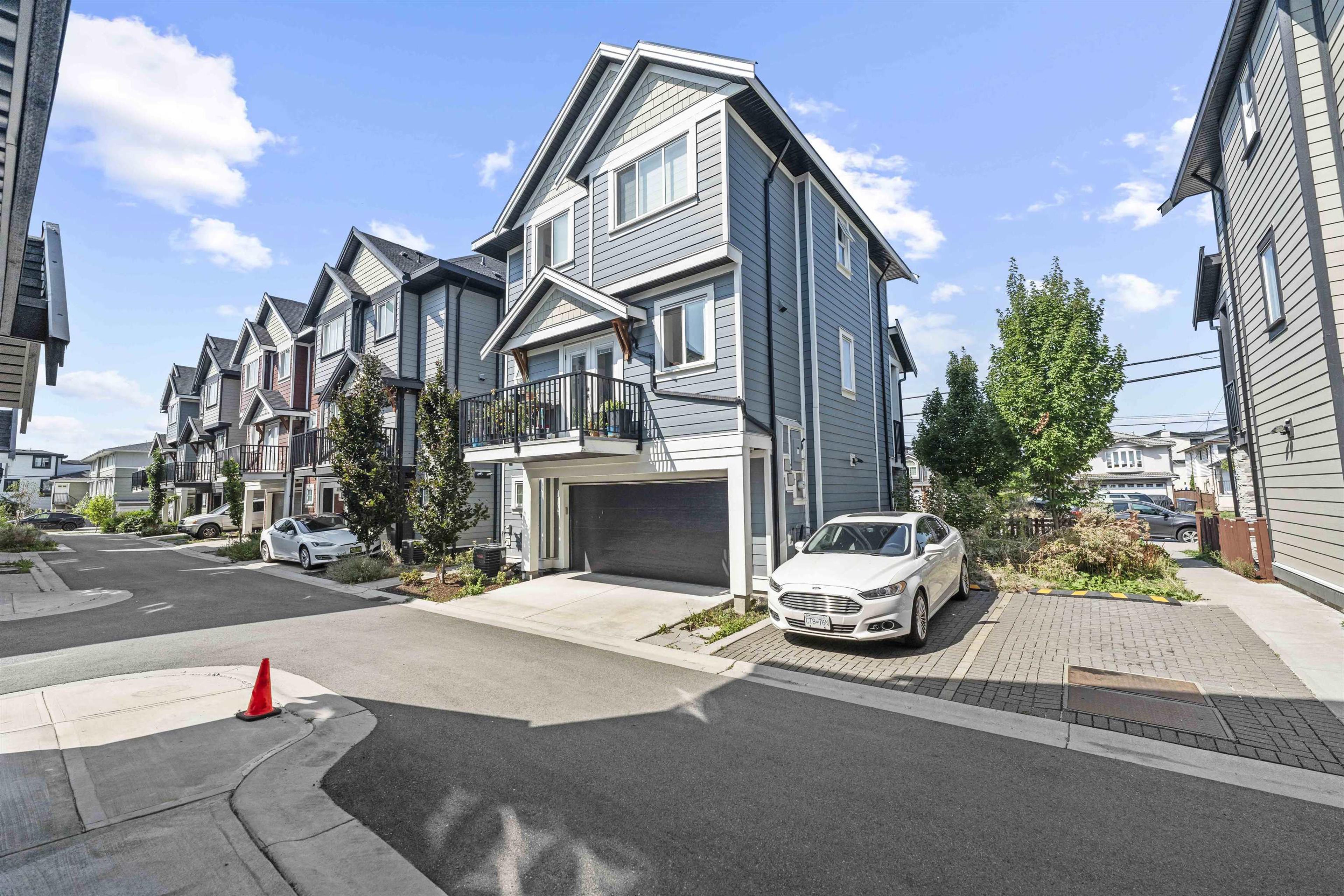 608 Ewen Avenue, New Westminster - Exteriors - Full Complex View - Photo 6