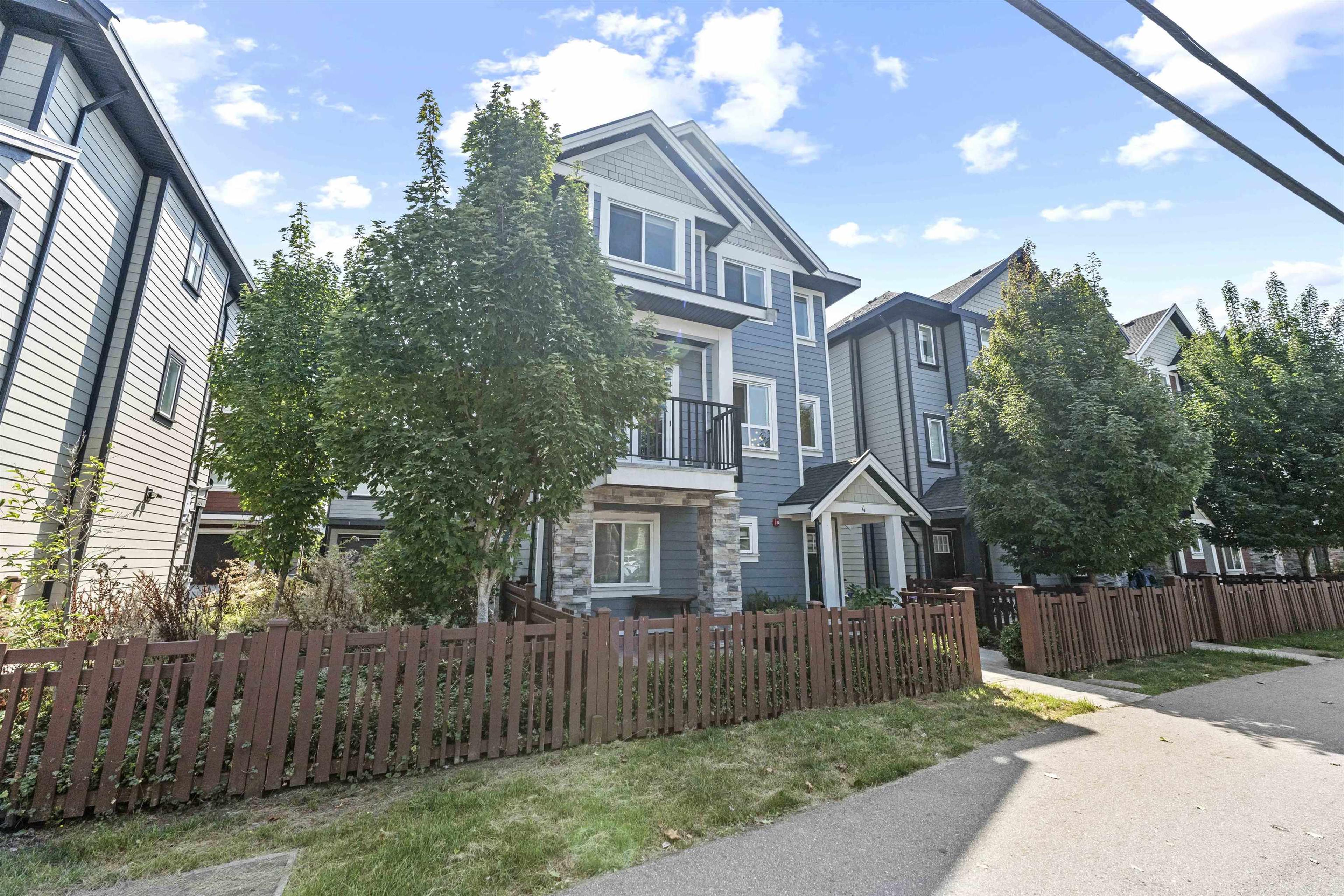 608 Ewen Avenue, New Westminster - Exteriors - Full Complex View - Photo 7