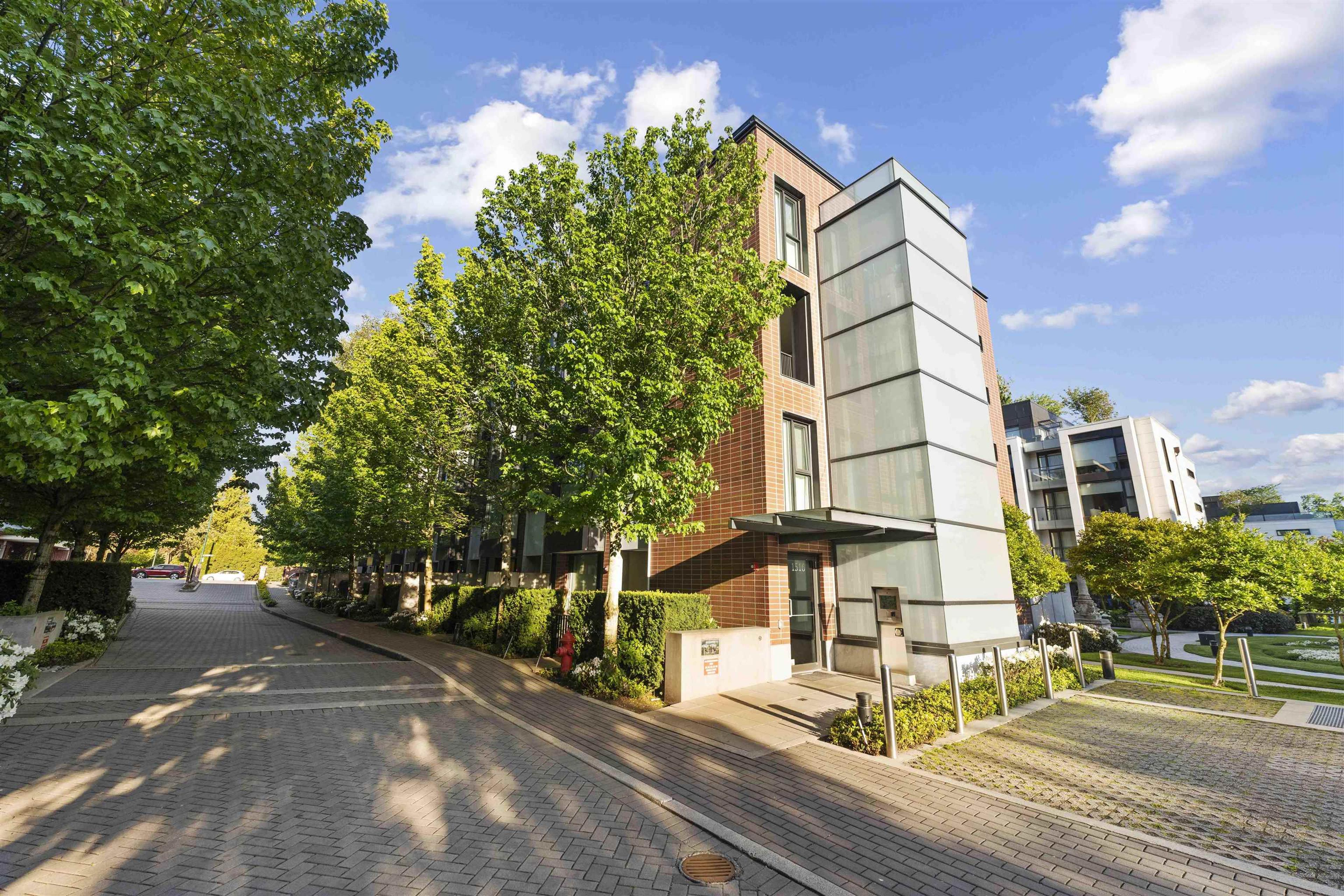 1512 Atlas Lane, Vancouver - Exteriors - Photo 2