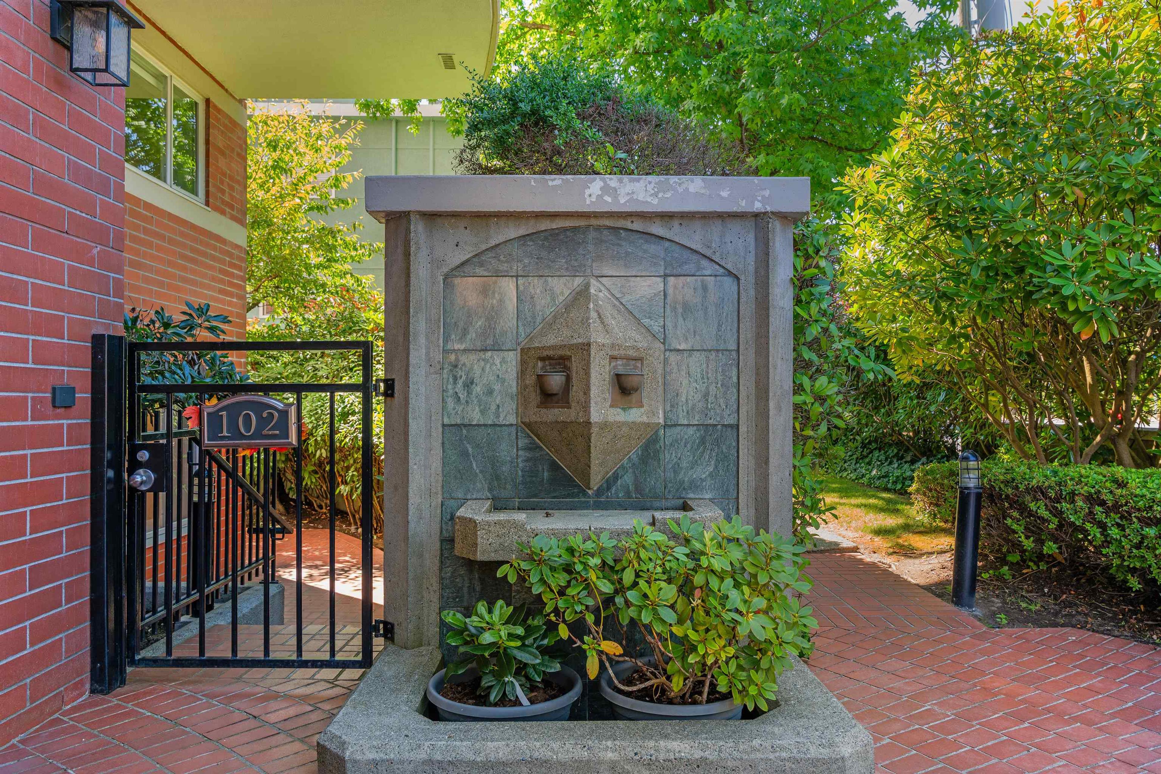 2128 W 43rd Avenue, Vancouver - Exteriors - Photo 1