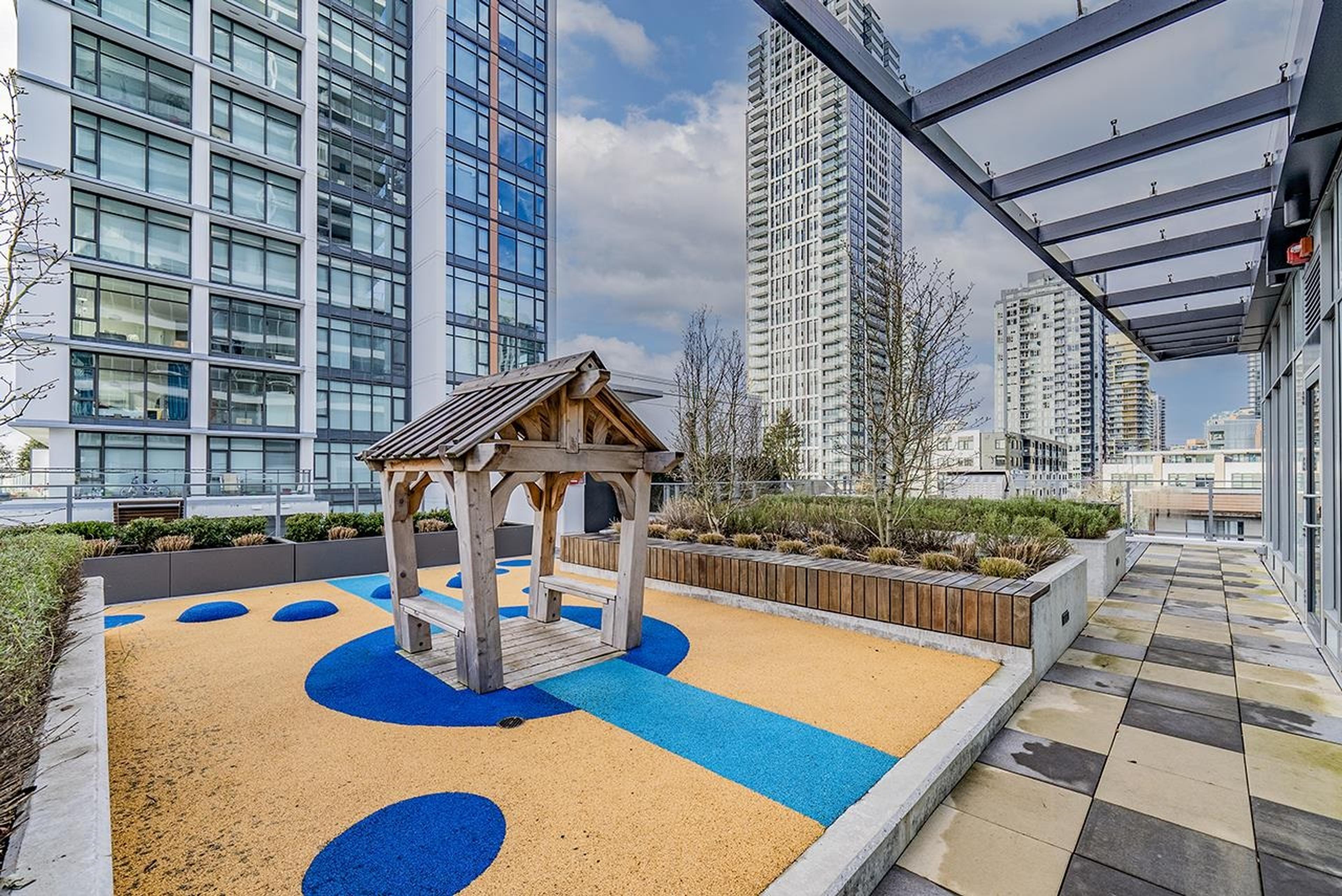 6511 Sussex Avenue, Burnaby - Outdoor Amenities - Playgrounds for kids - Photo 1