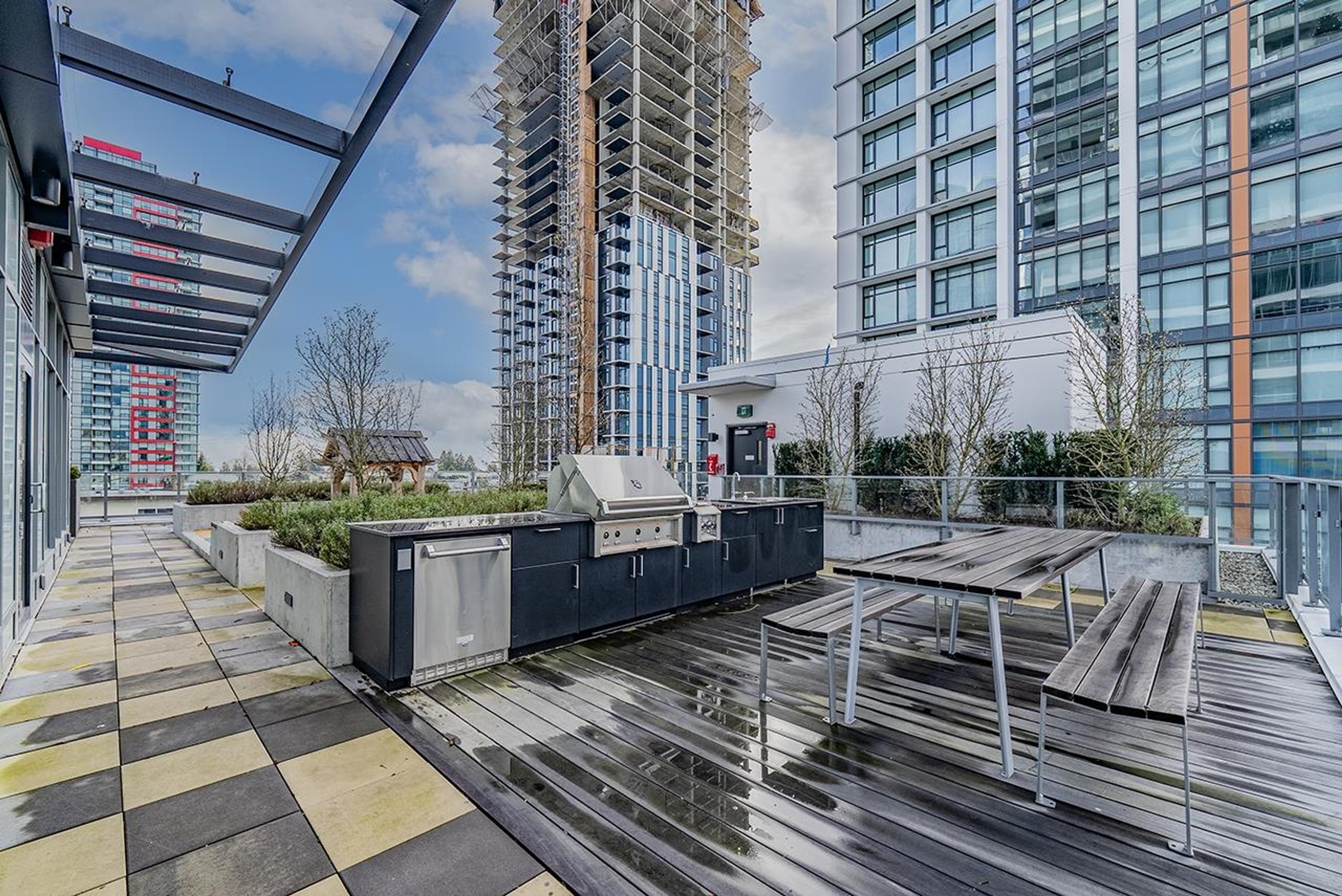 6511 Sussex Avenue, Burnaby - Outdoor Amenities - Rooftop terraces / Patios, Barbecue - Photo 2