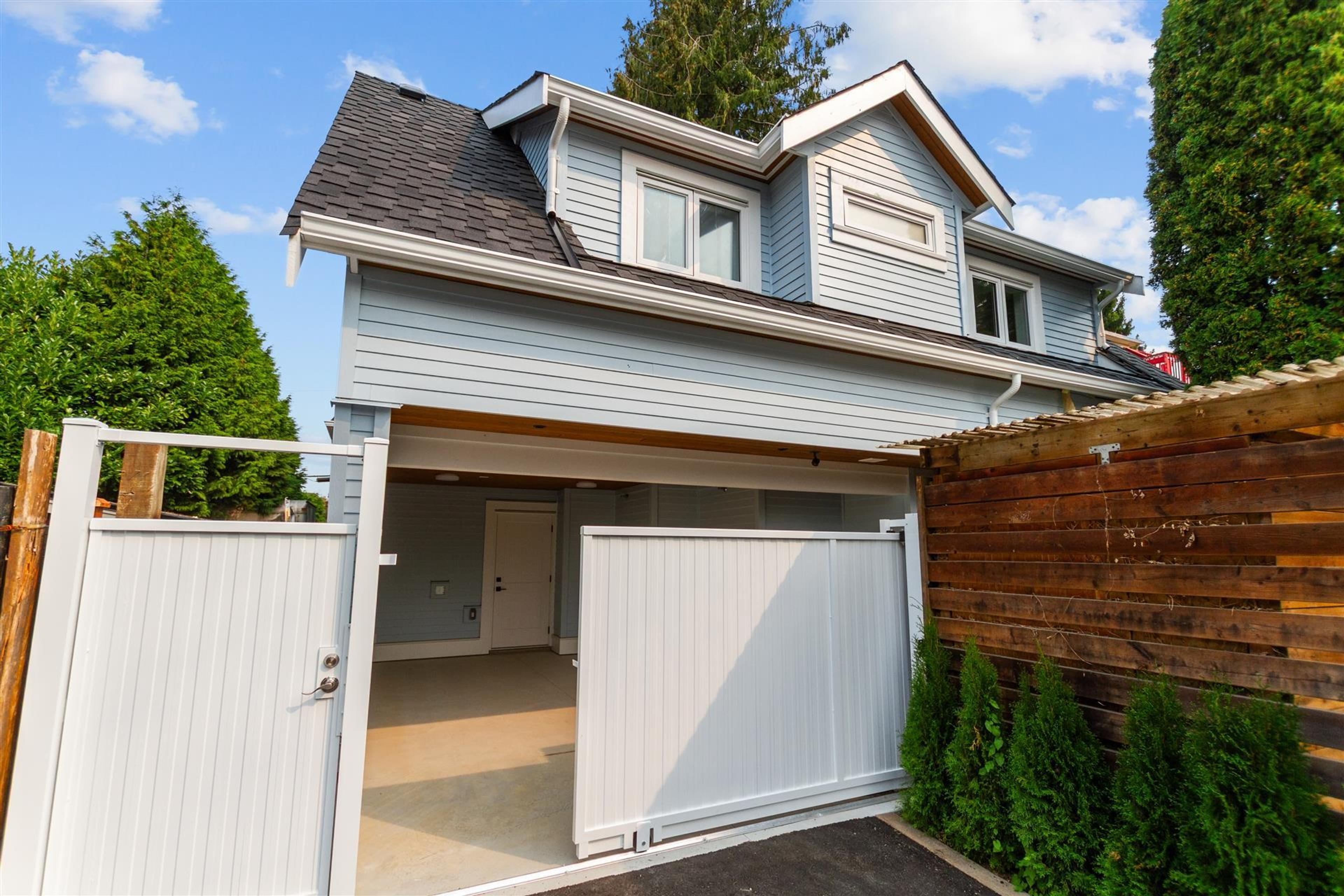 1922 William Street, Vancouver - Exteriors - Photo 1