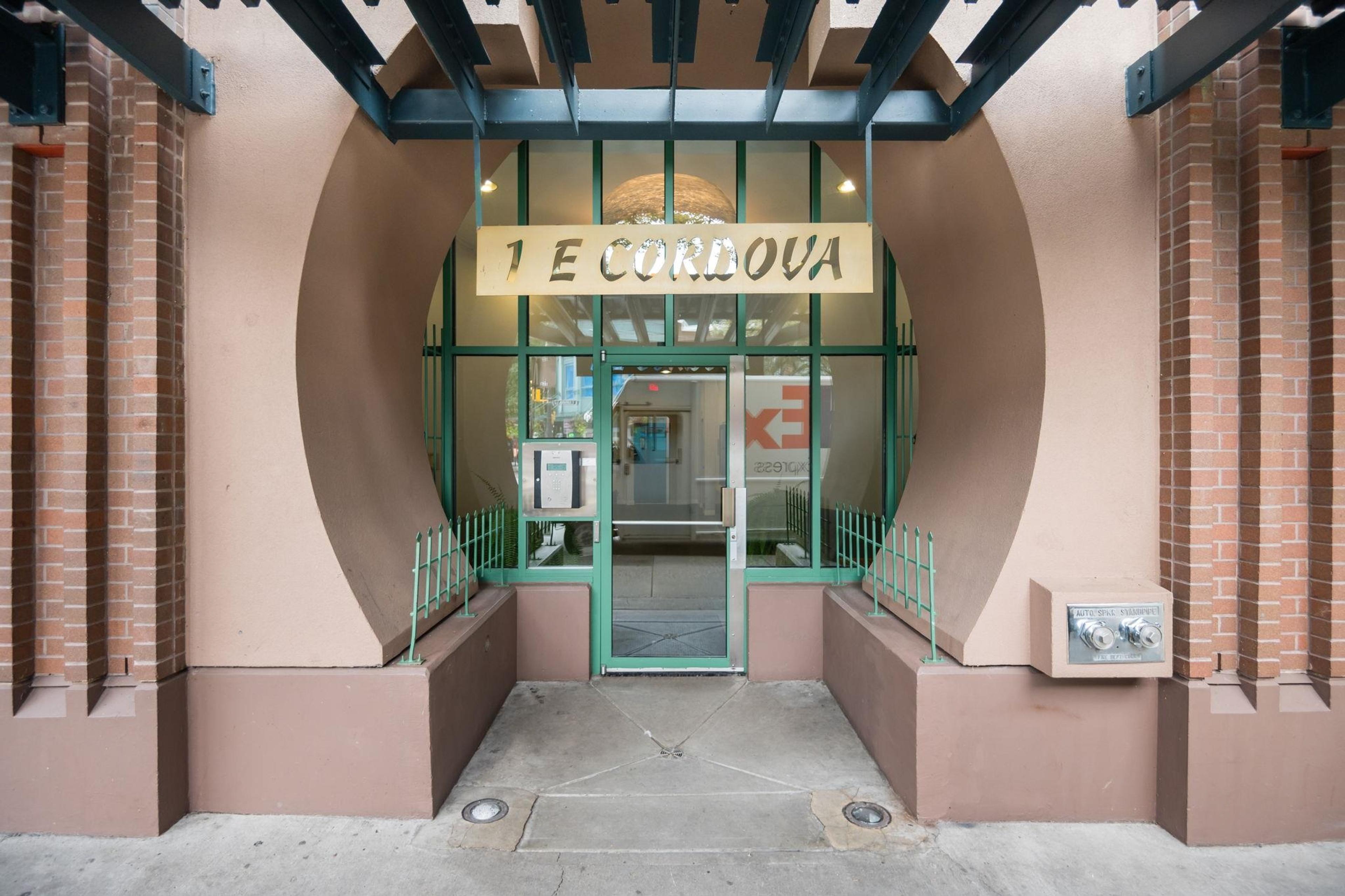 1 E Cordova Street, Vancouver - Exteriors - Photo 3