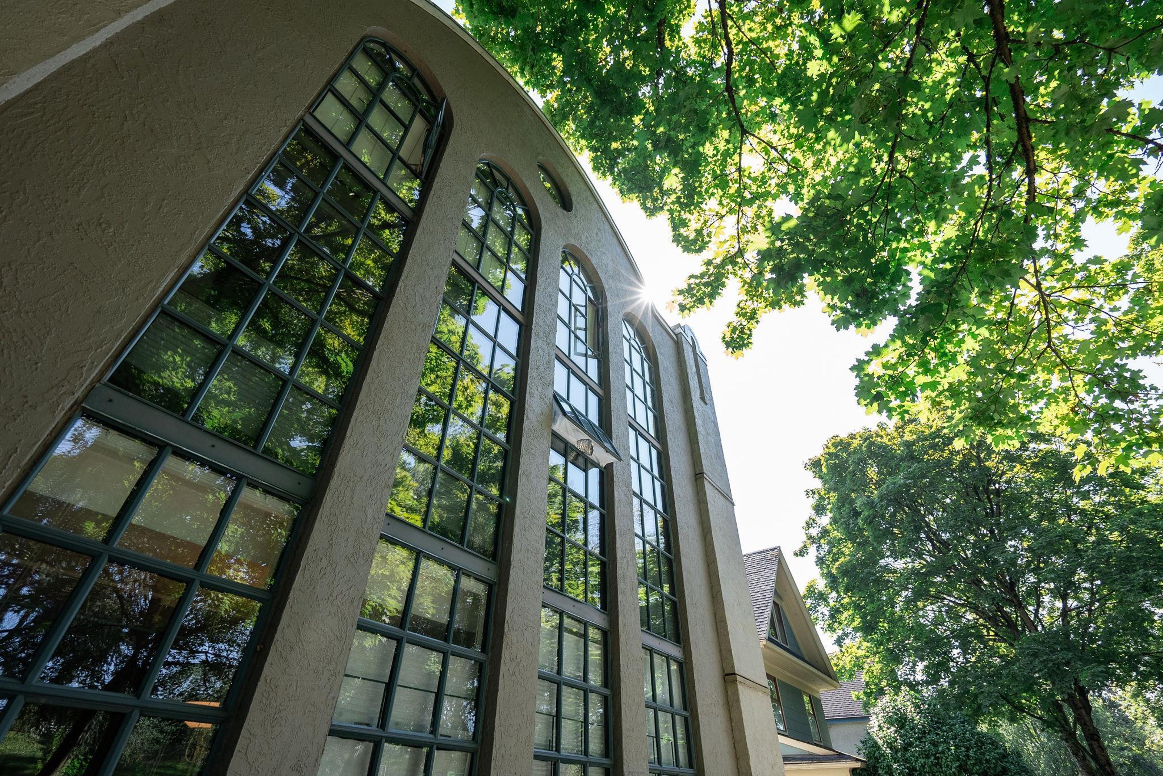 700 E Pender Street, Vancouver - Exteriors - Photo 3