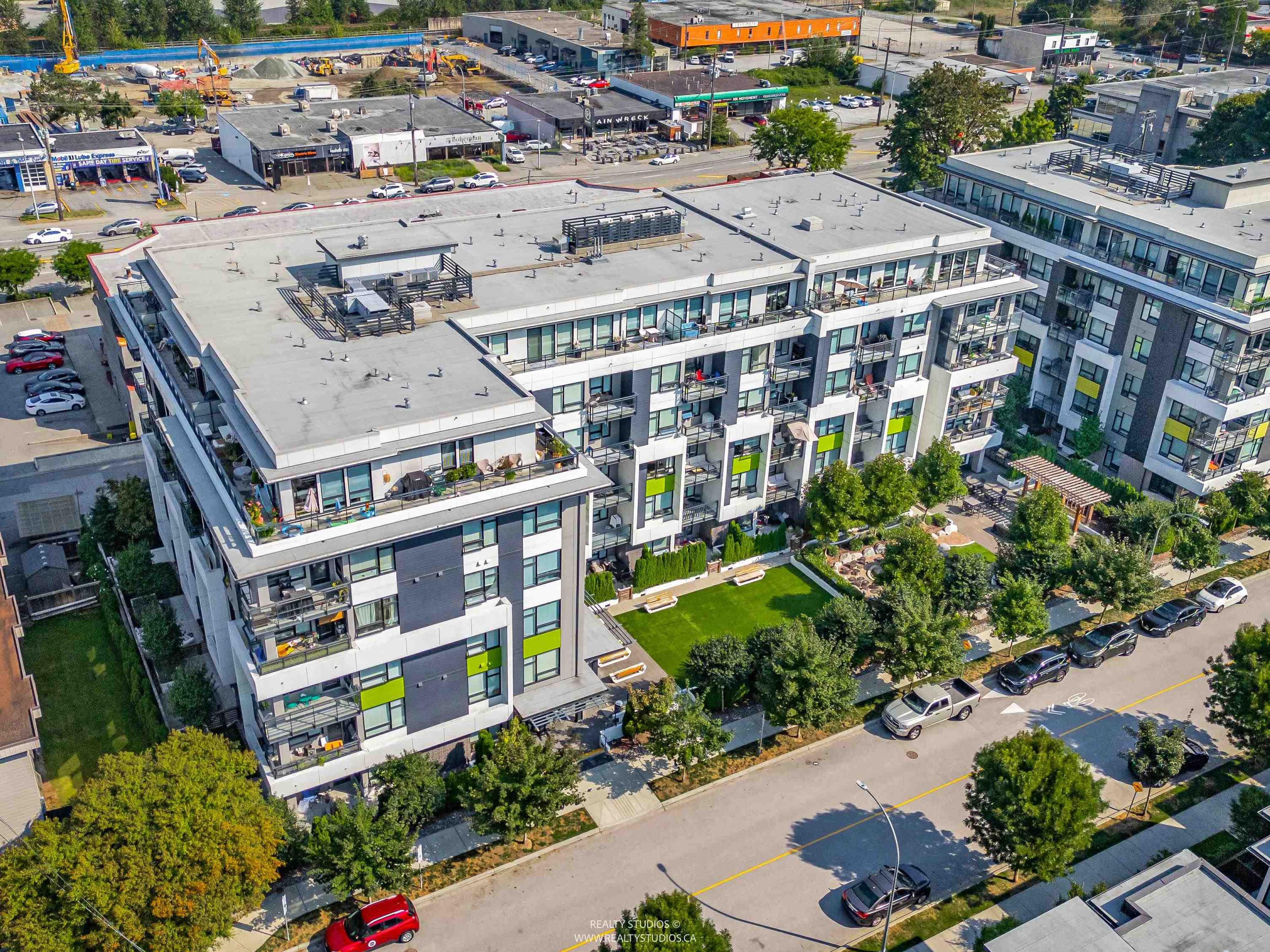 3018 St George Street, Port Moody - Exteriors - Full Complex View, Drone/Aerial View - Photo 4