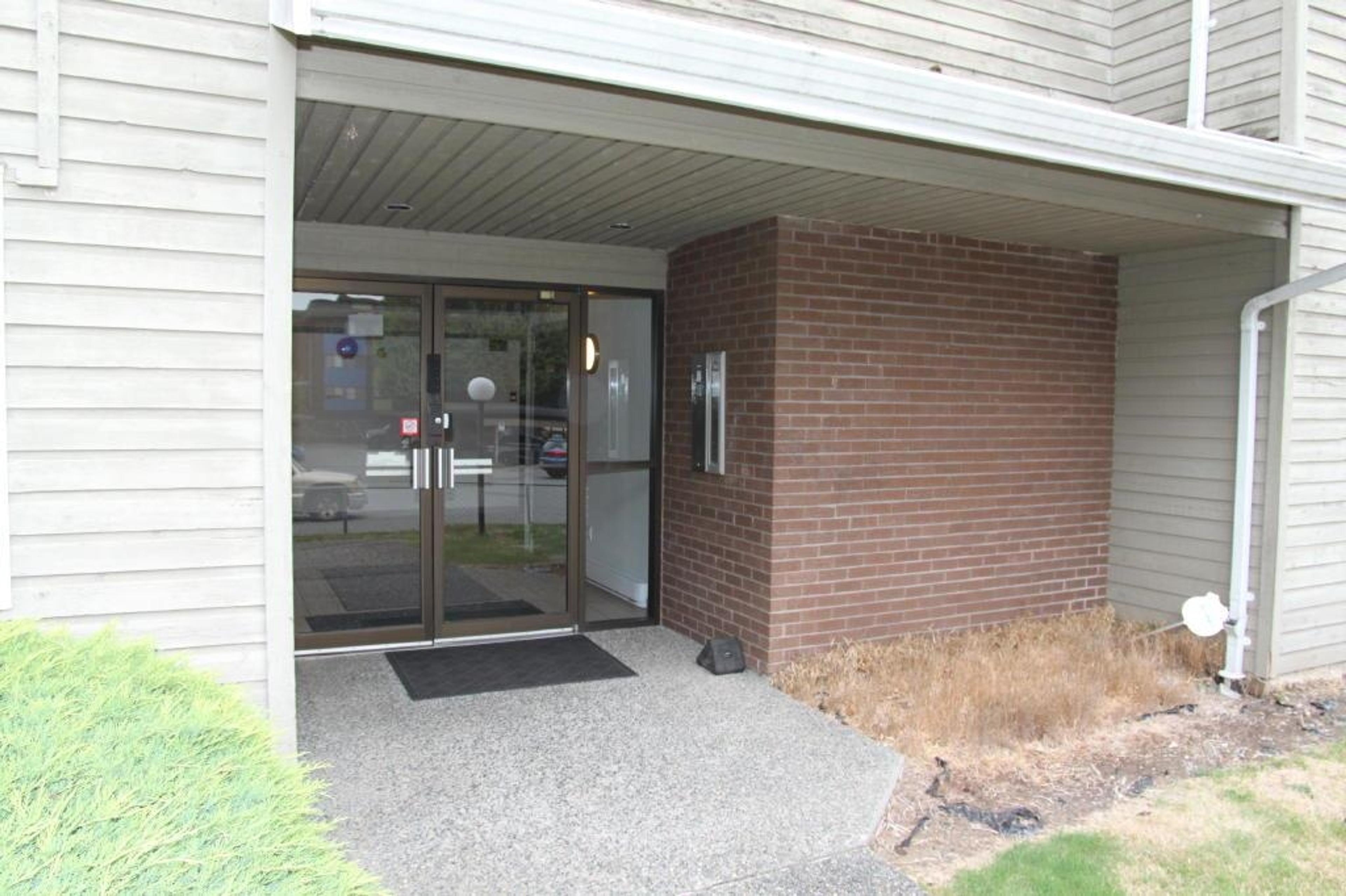 33664 Marshall Road, Abbotsford - Exteriors - Photo 3