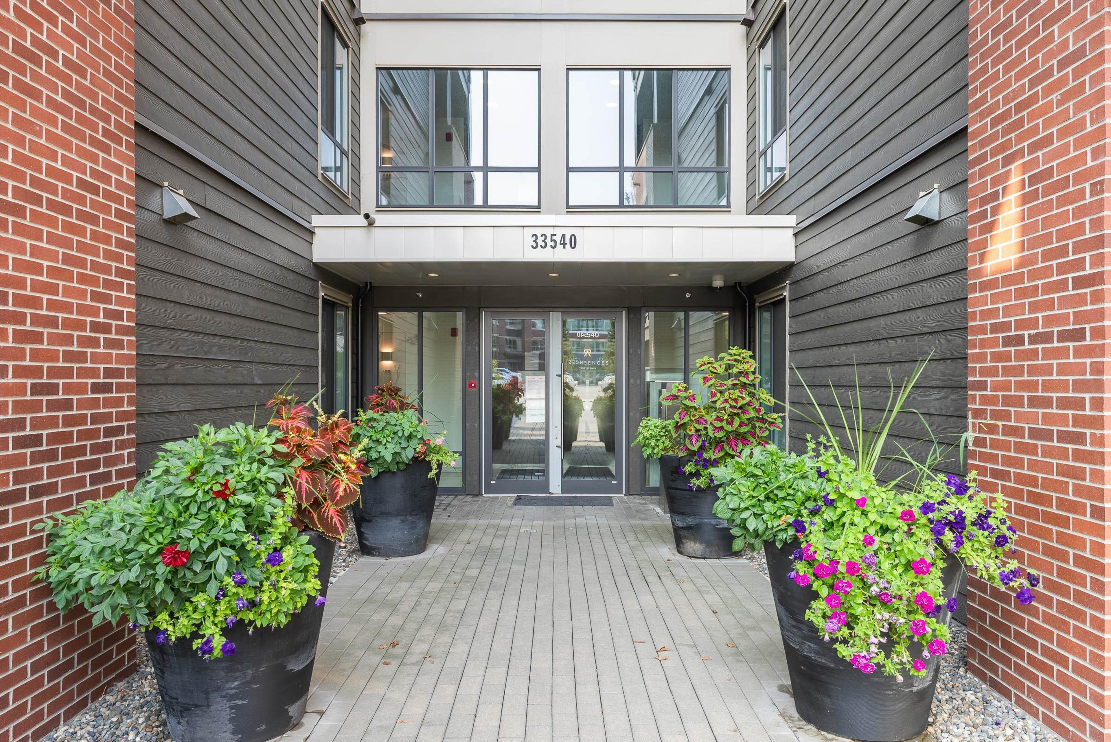 33530 Mayfair Avenue, Abbotsford - Exteriors - Photo 3