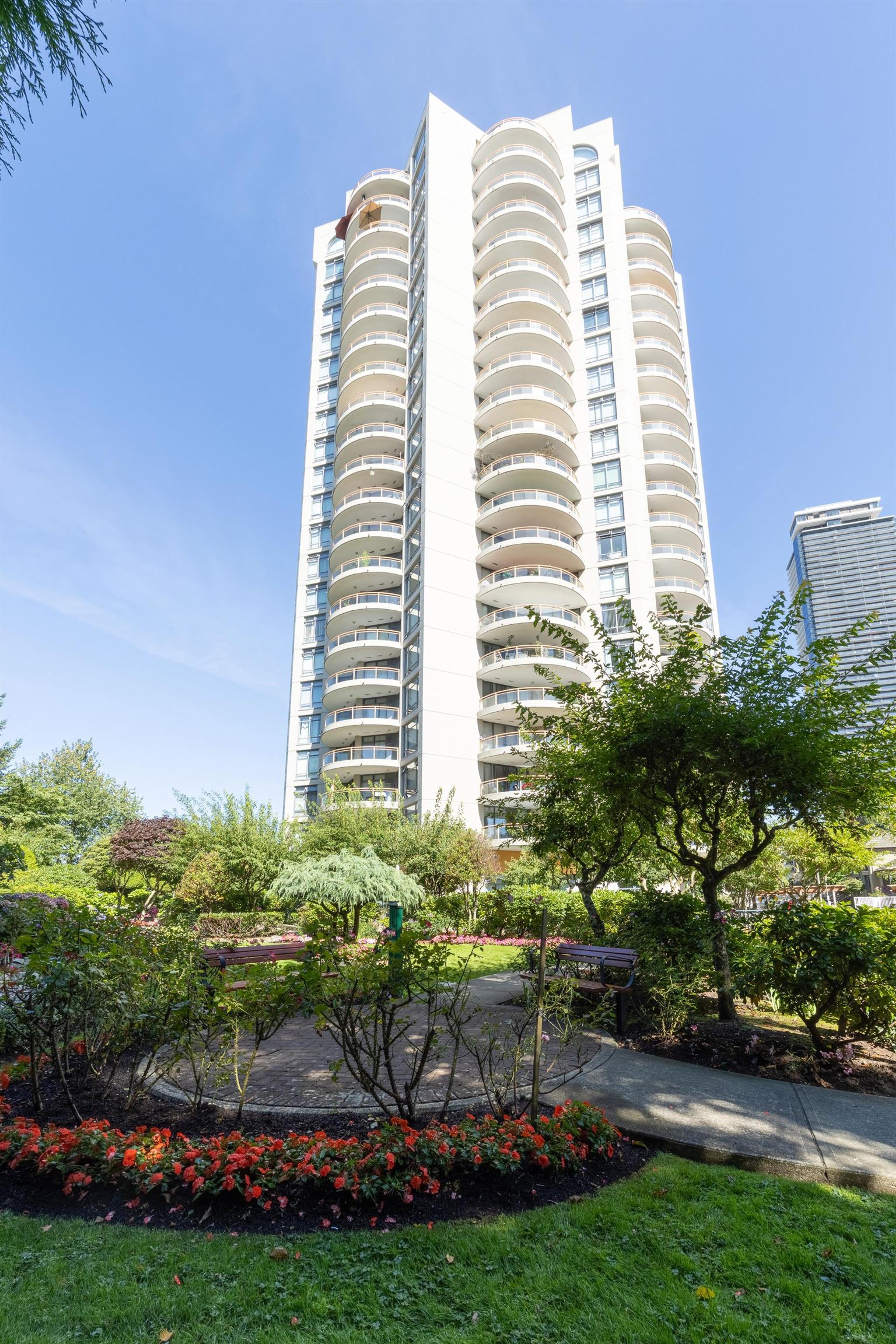 4425 Halifax Street, Burnaby - Exteriors - Photo 4