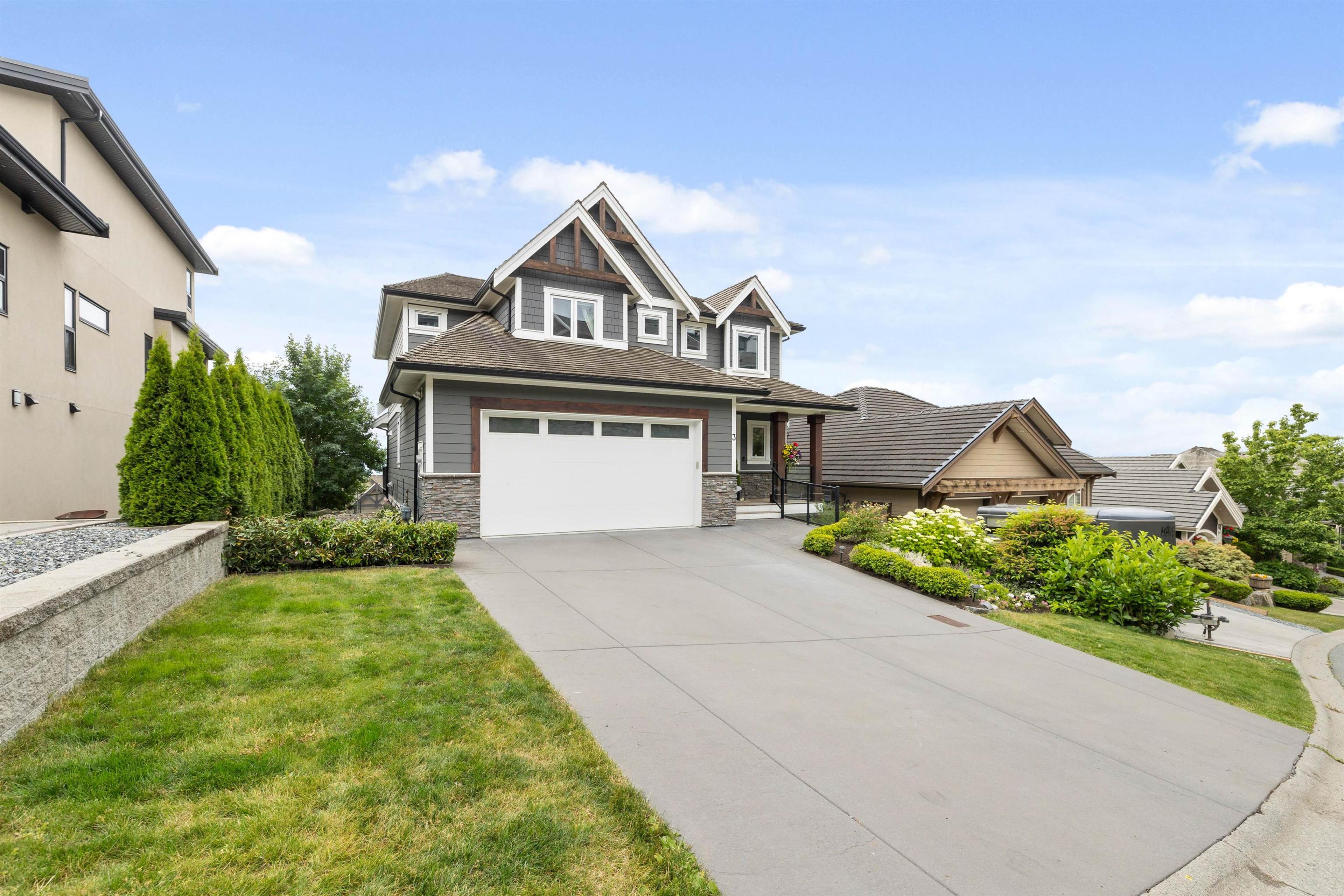 35520 Mahogany Drive, Abbotsford - Exteriors - Photo 2