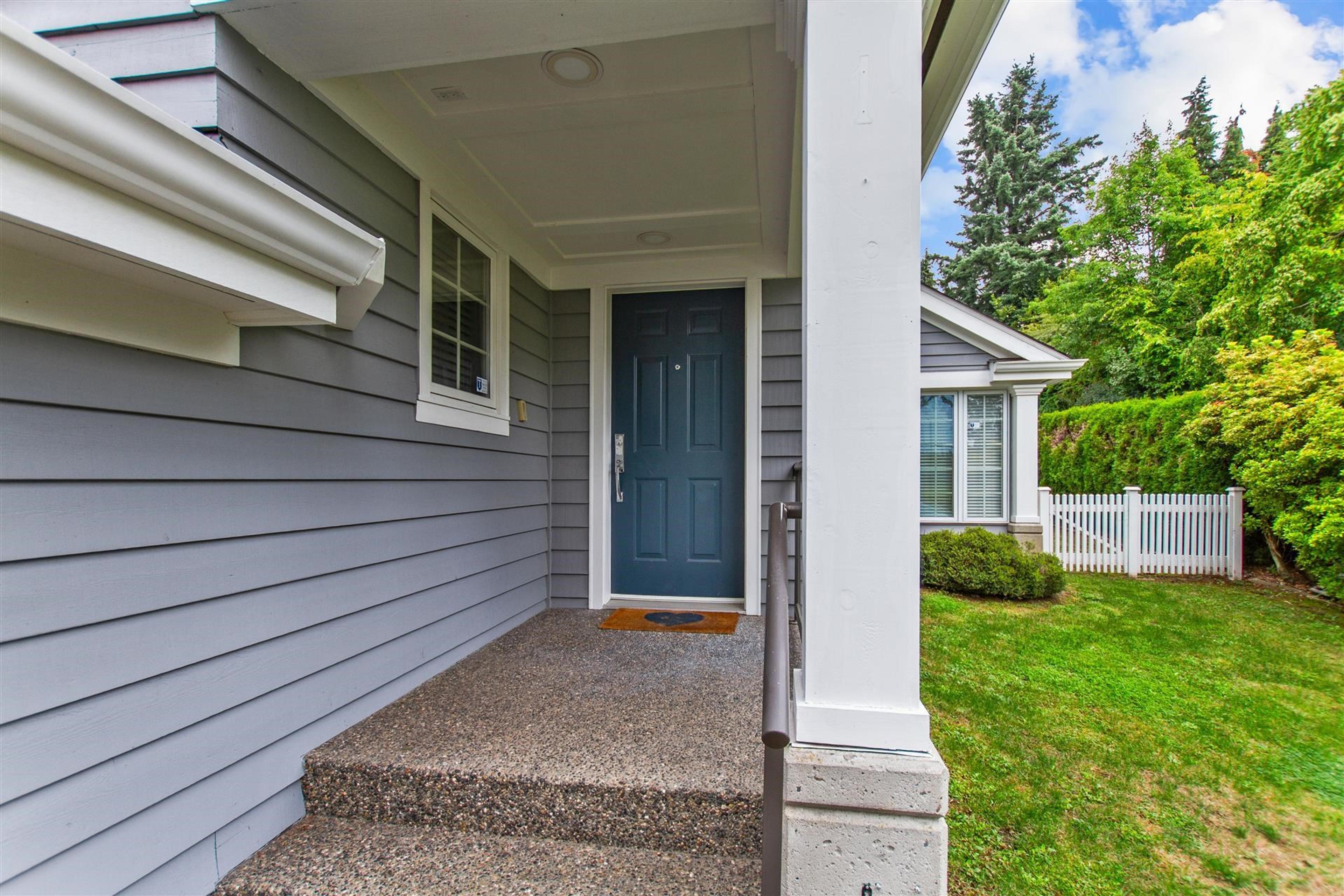 725 Rochester Avenue, Coquitlam - Exteriors - Photo 2