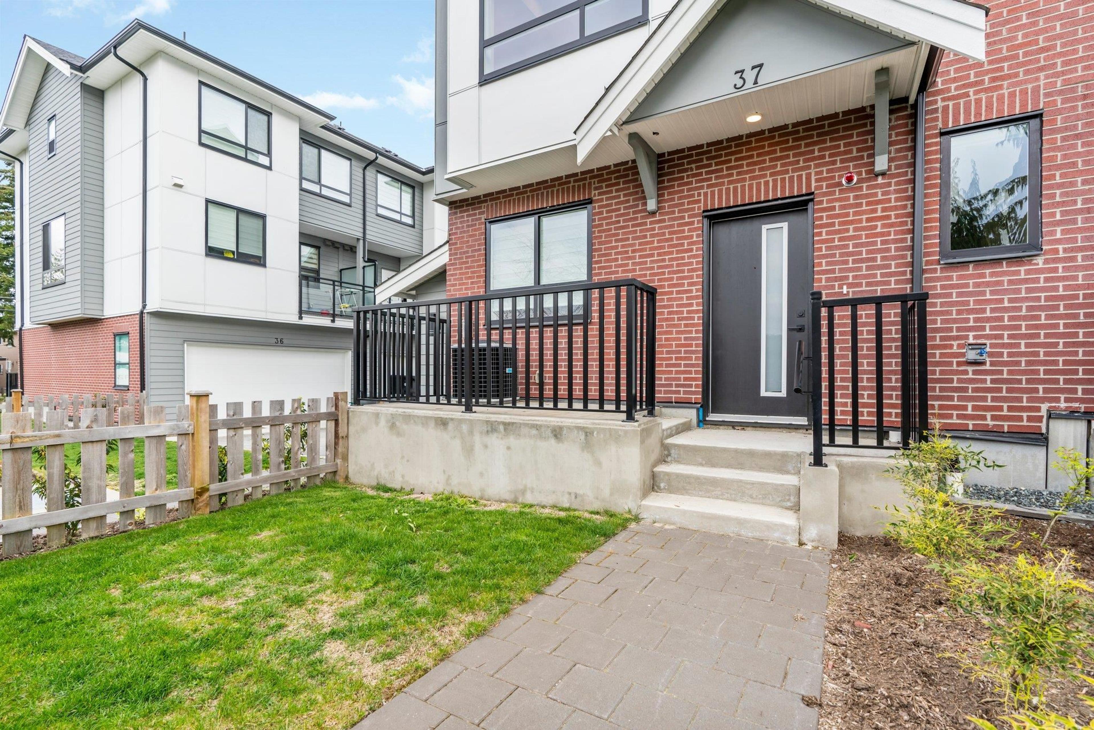 12635 63 Avenue, Surrey - Exteriors - Photo 2