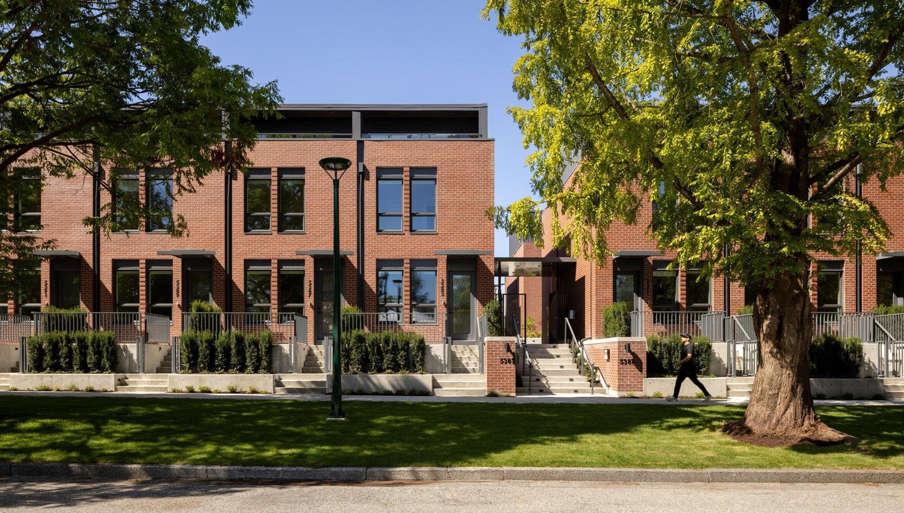 807 W 38th Avenue, Vancouver - Exteriors - Full Complex View - Photo 1