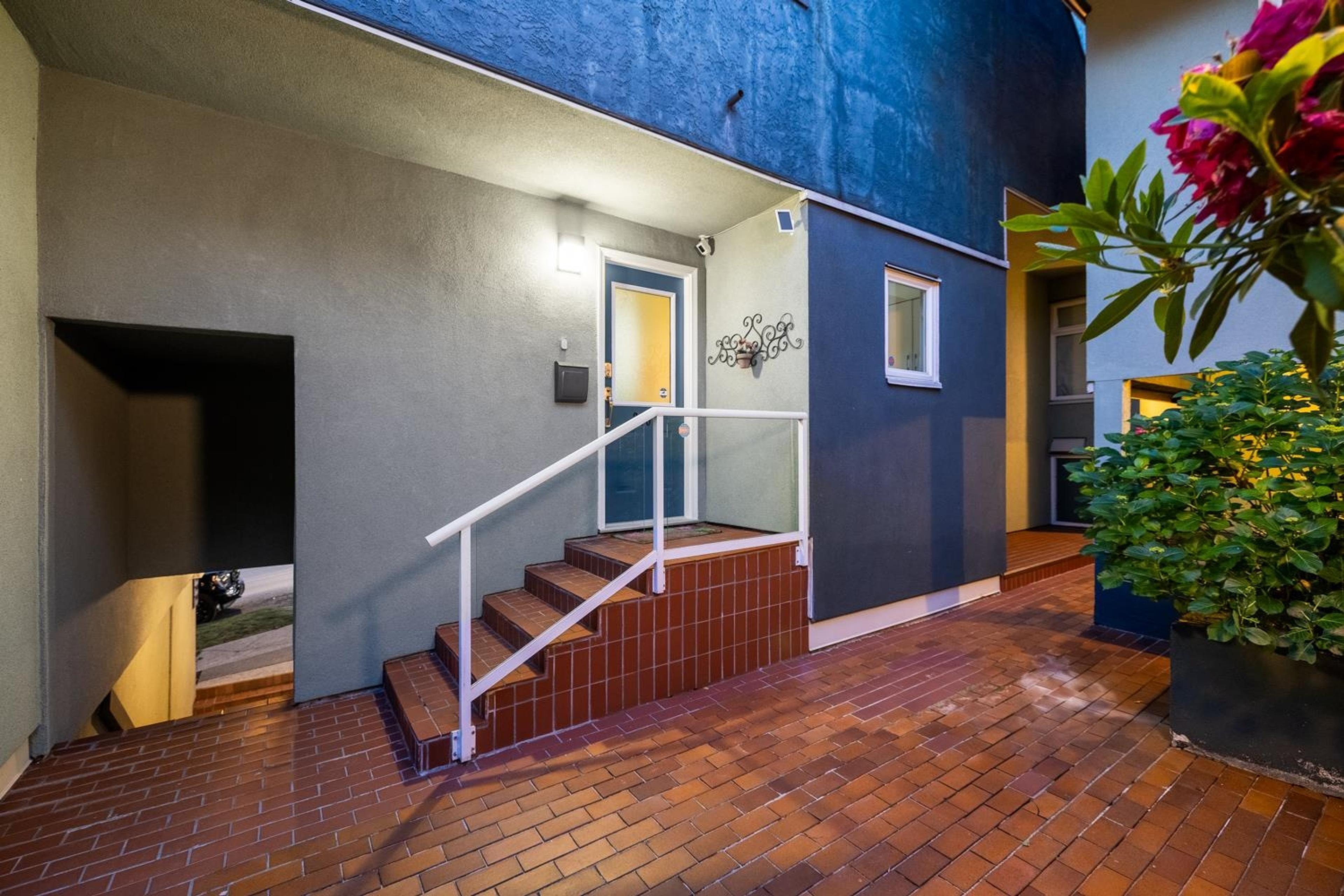 2391 Oak Street, Vancouver - Exteriors - Photo 4