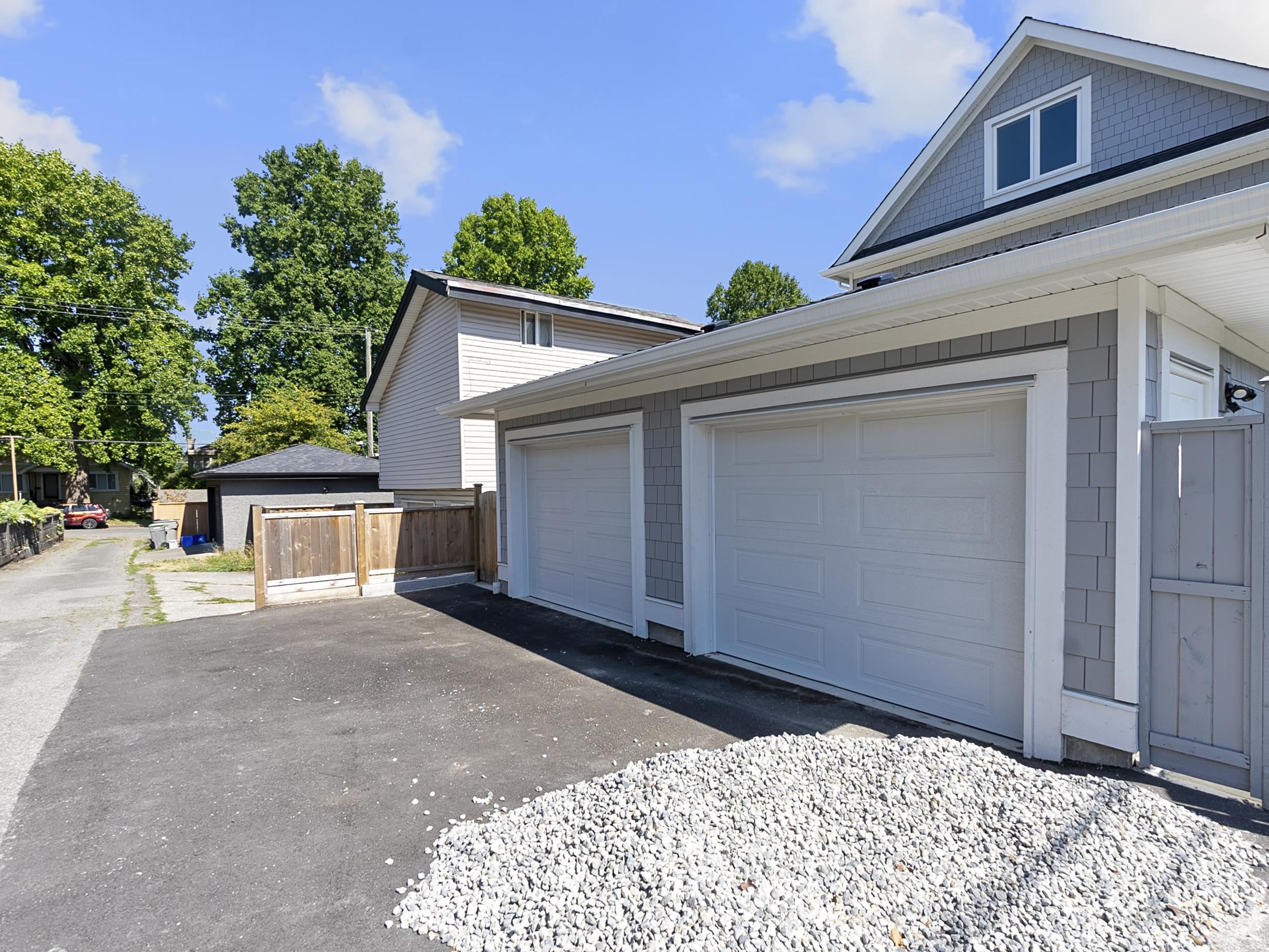 885 E King Edward Avenue, Vancouver - Exteriors - Photo 2