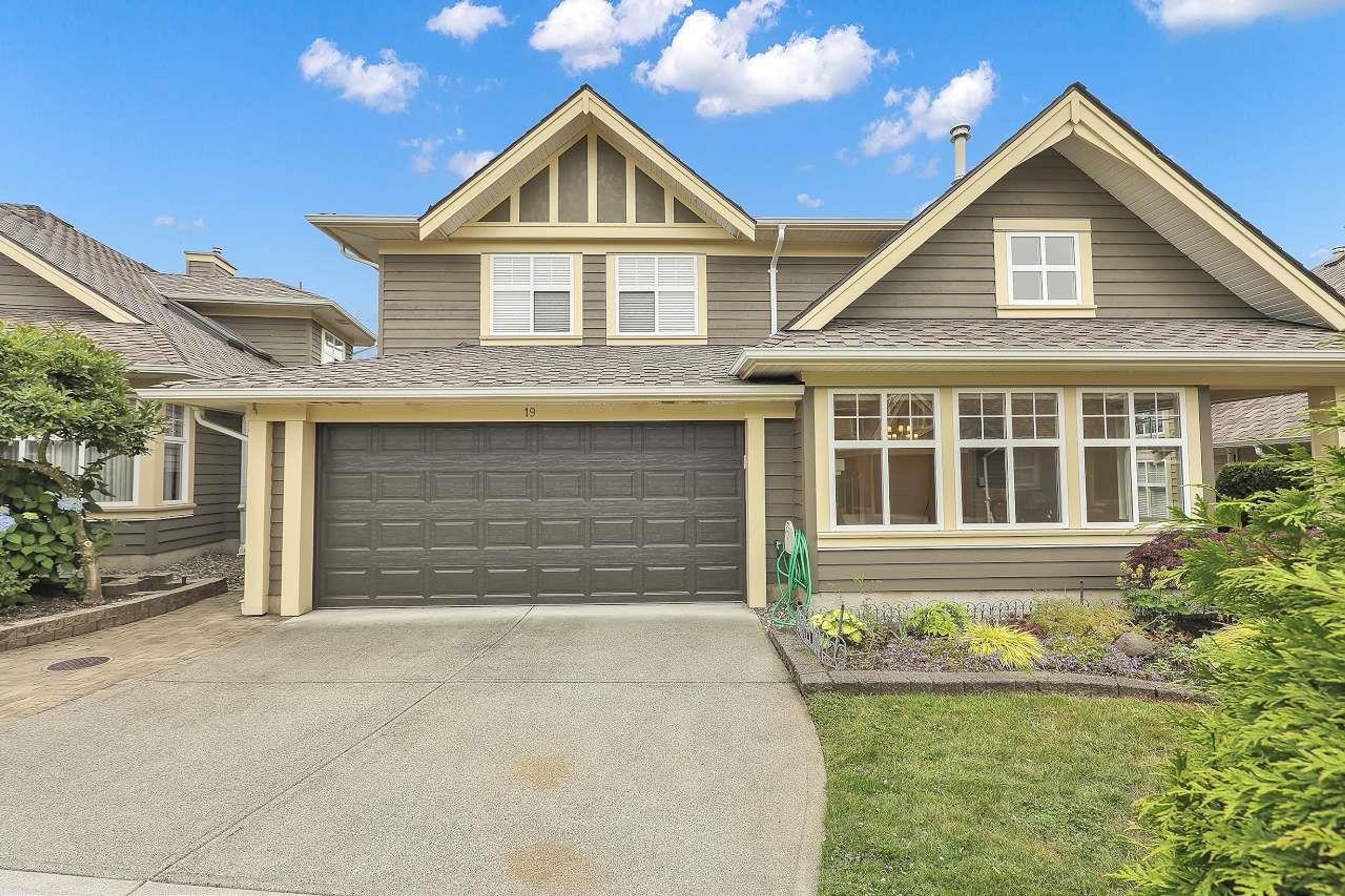 15450 Rosemary Heights Crescent, Surrey - Exteriors - Photo 1