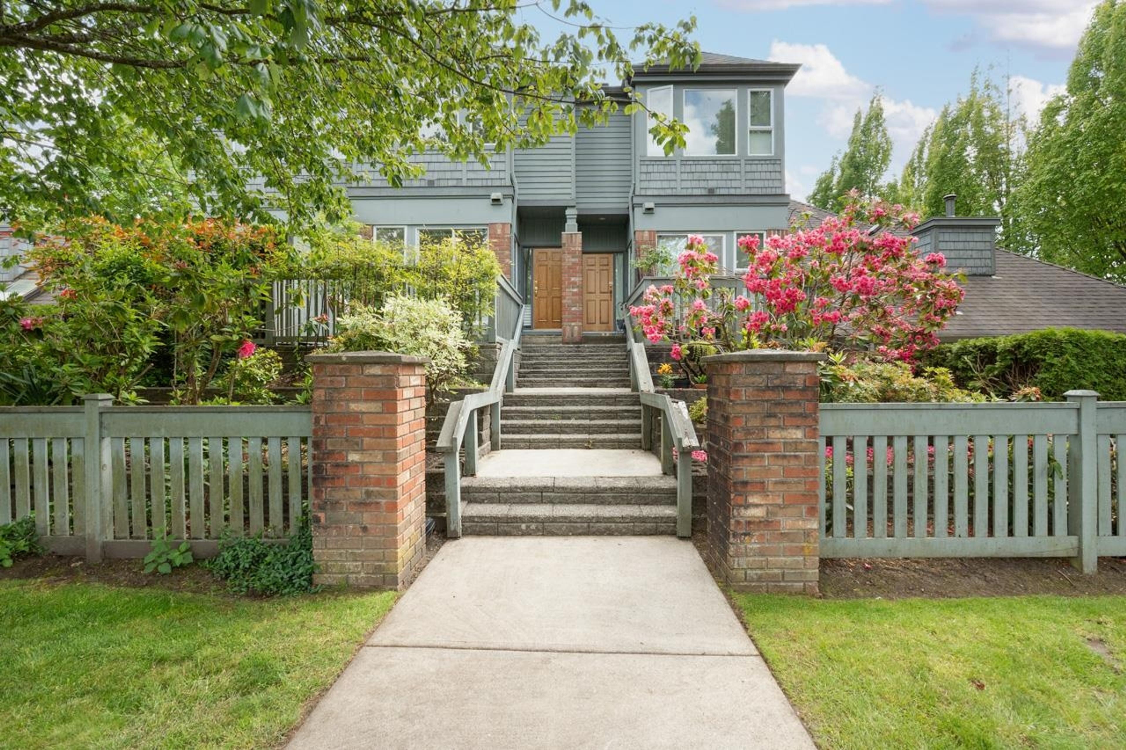 5820 Dover Crescent, Richmond - Exteriors - Photo 4