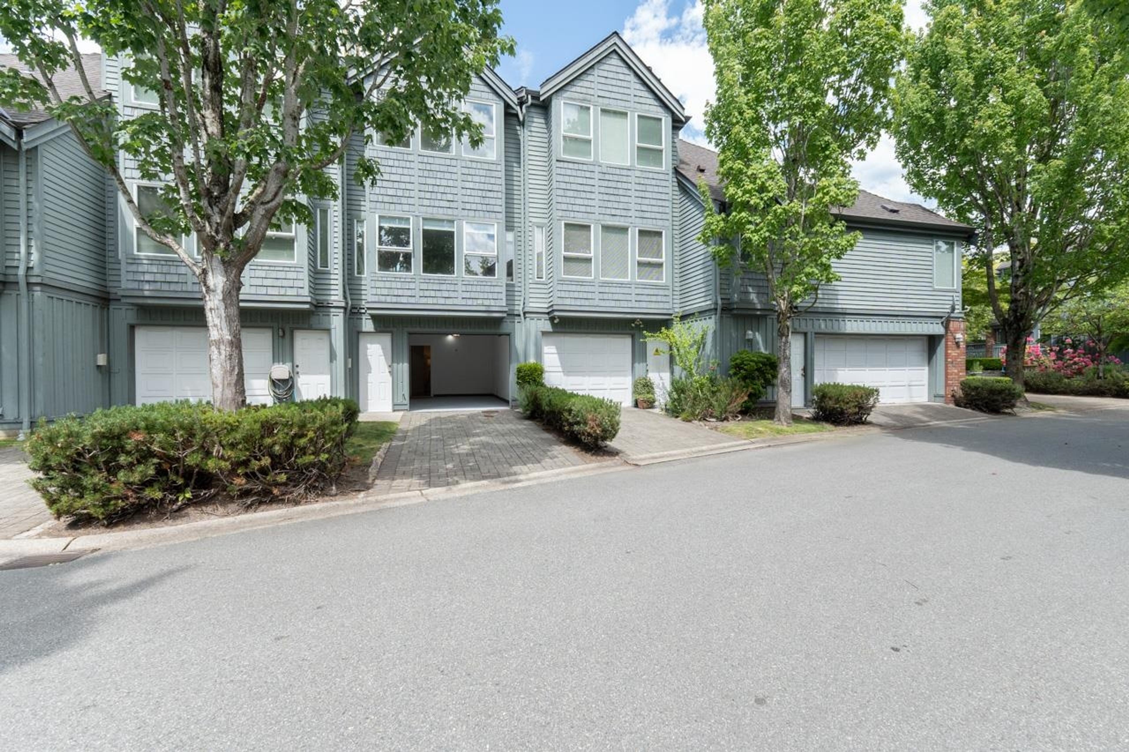 5820 Dover Crescent, Richmond - Exteriors - Full Complex View - Photo 8