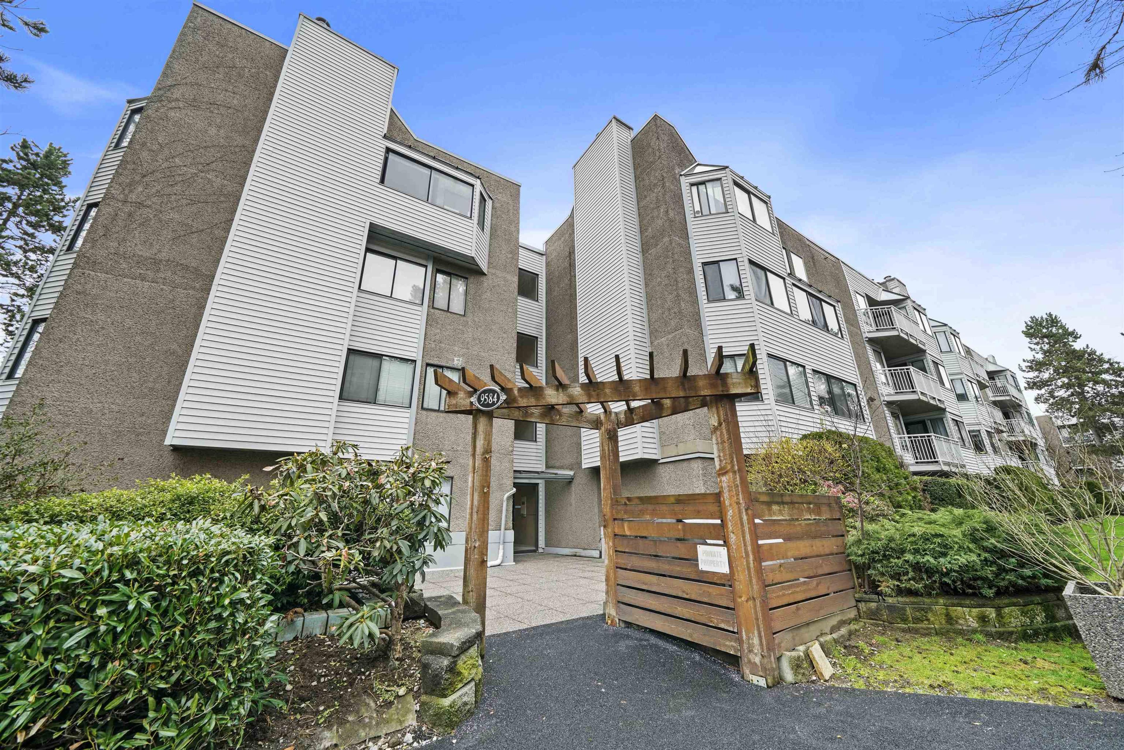 9584 Manchester Drive, Burnaby - Exteriors - Photo 4