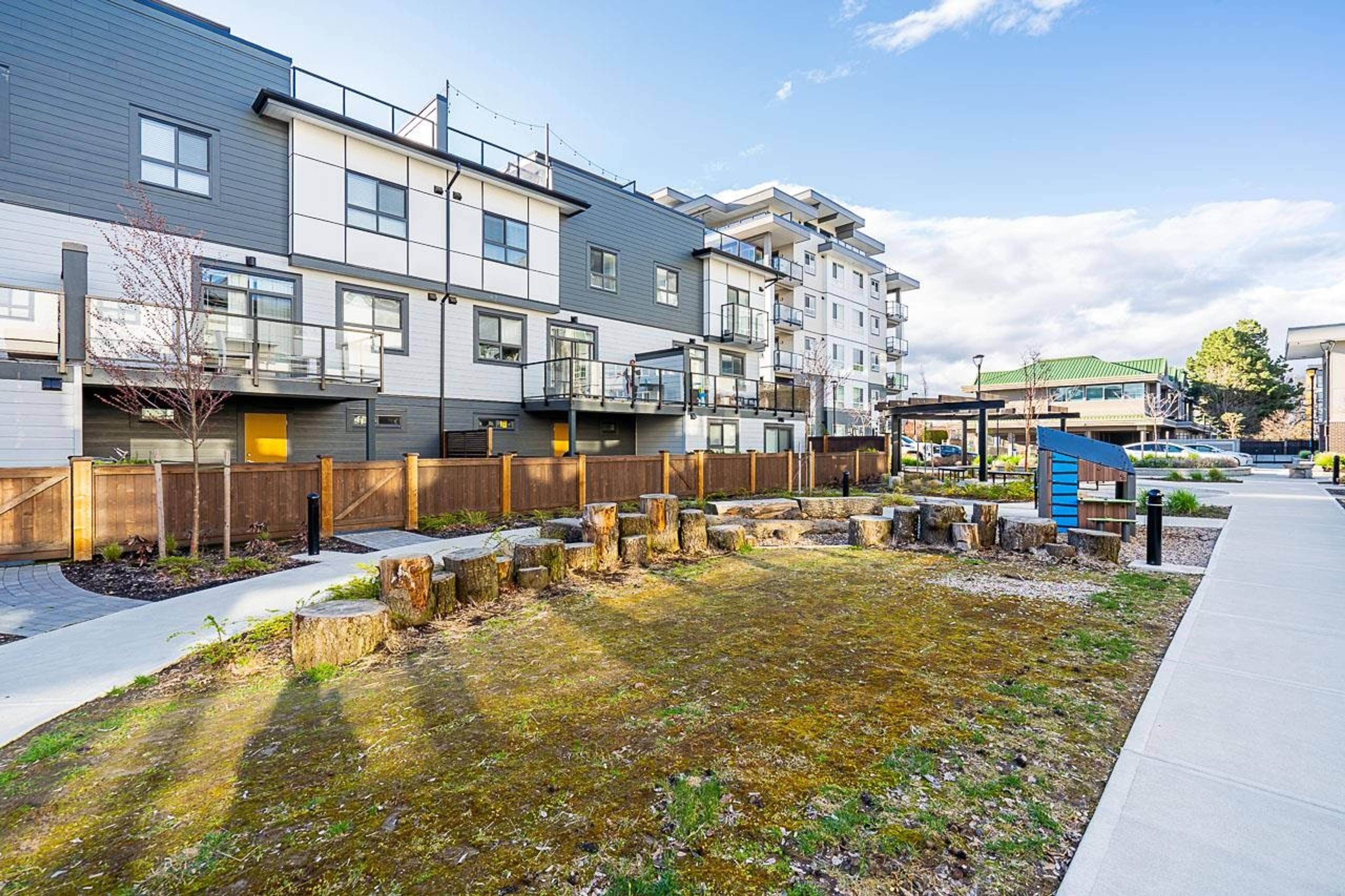 1516 Mccallum Road, Abbotsford - Exteriors - Full Complex View - Photo 3