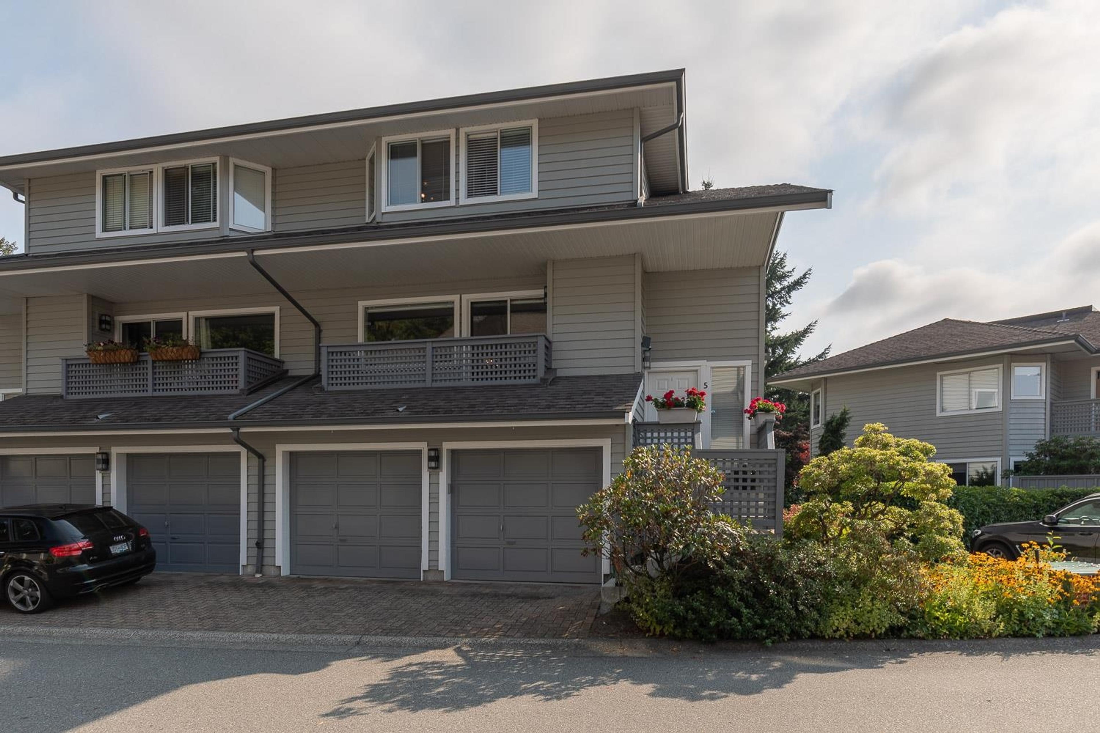 3634 Garibaldi Drive, North Vancouver - Exteriors - Photo 2