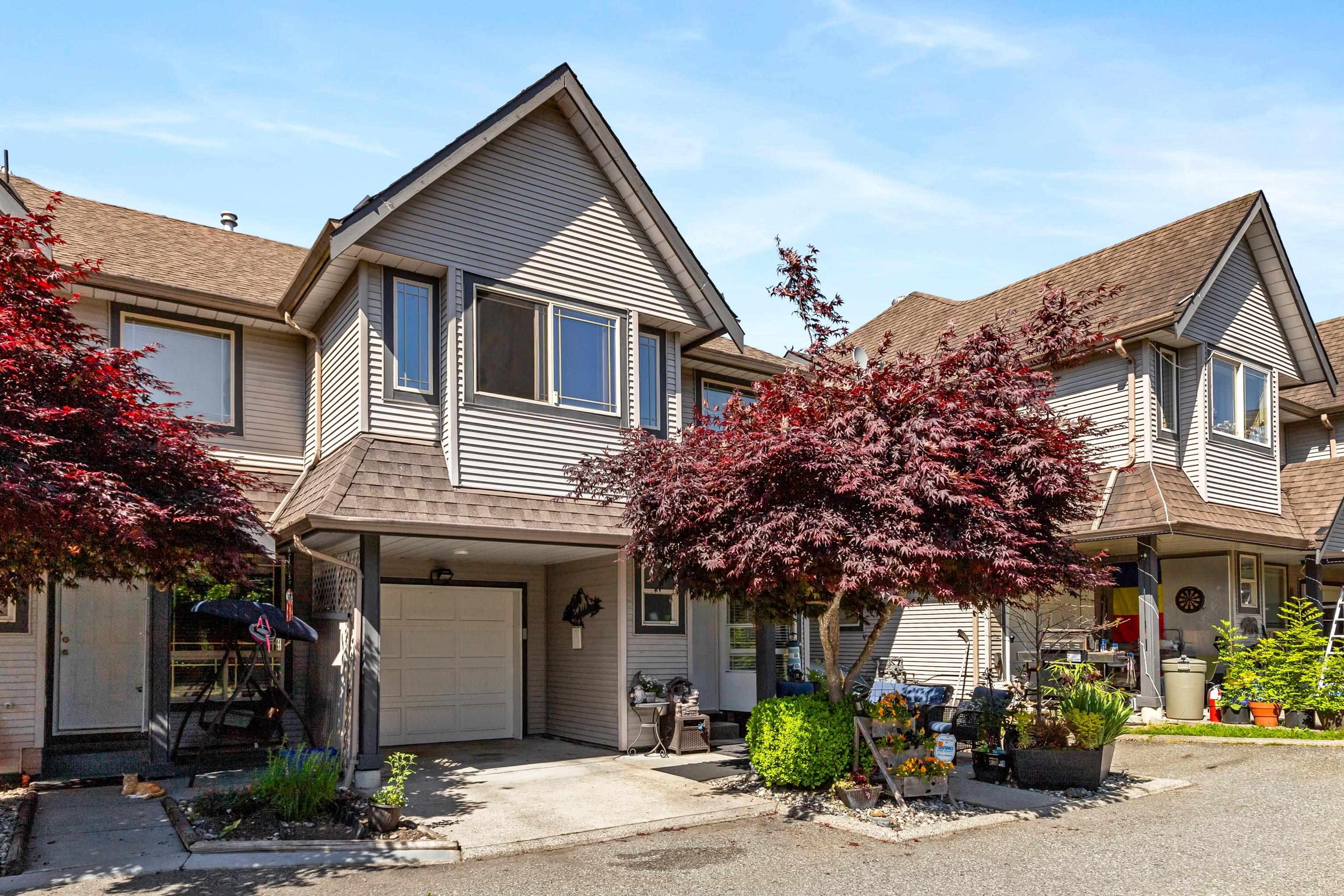 22980 Abernethy Lane, Maple Ridge - Exteriors - Full Complex View - Photo 4