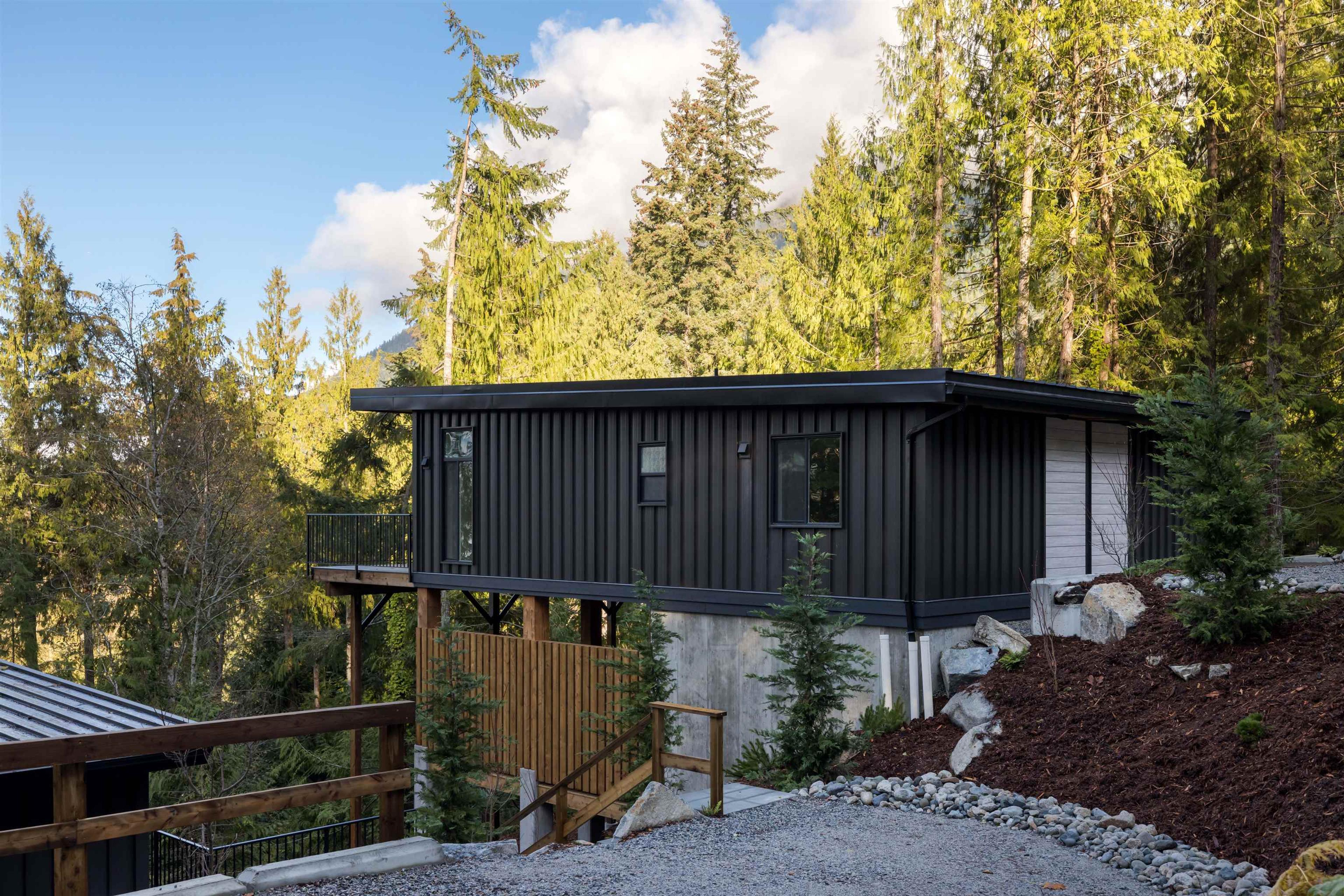 5792 Tillicum Bay Road, Sechelt - Exteriors - Photo 2