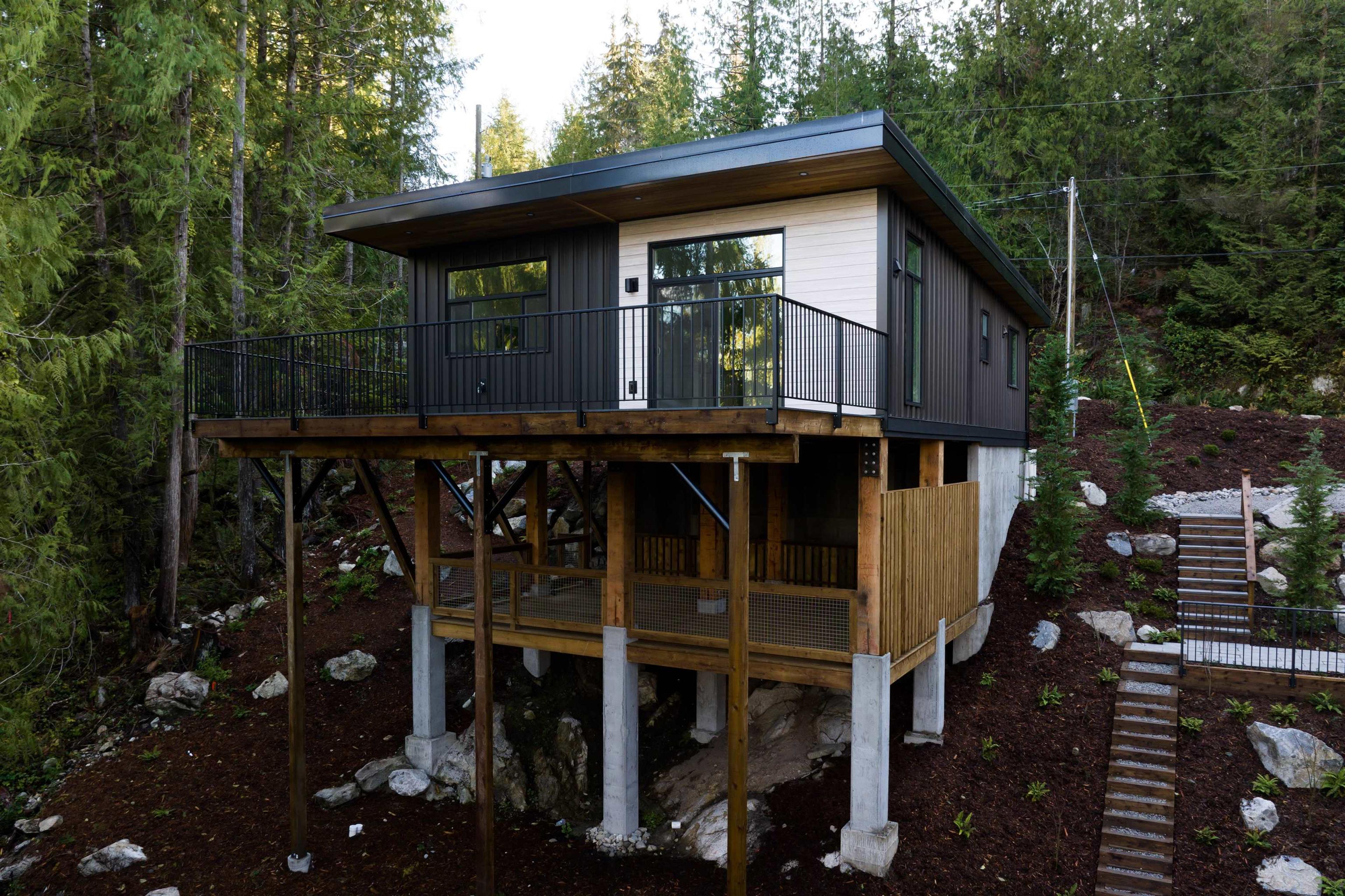 5792 Tillicum Bay Road, Sechelt - Exteriors - Photo 3