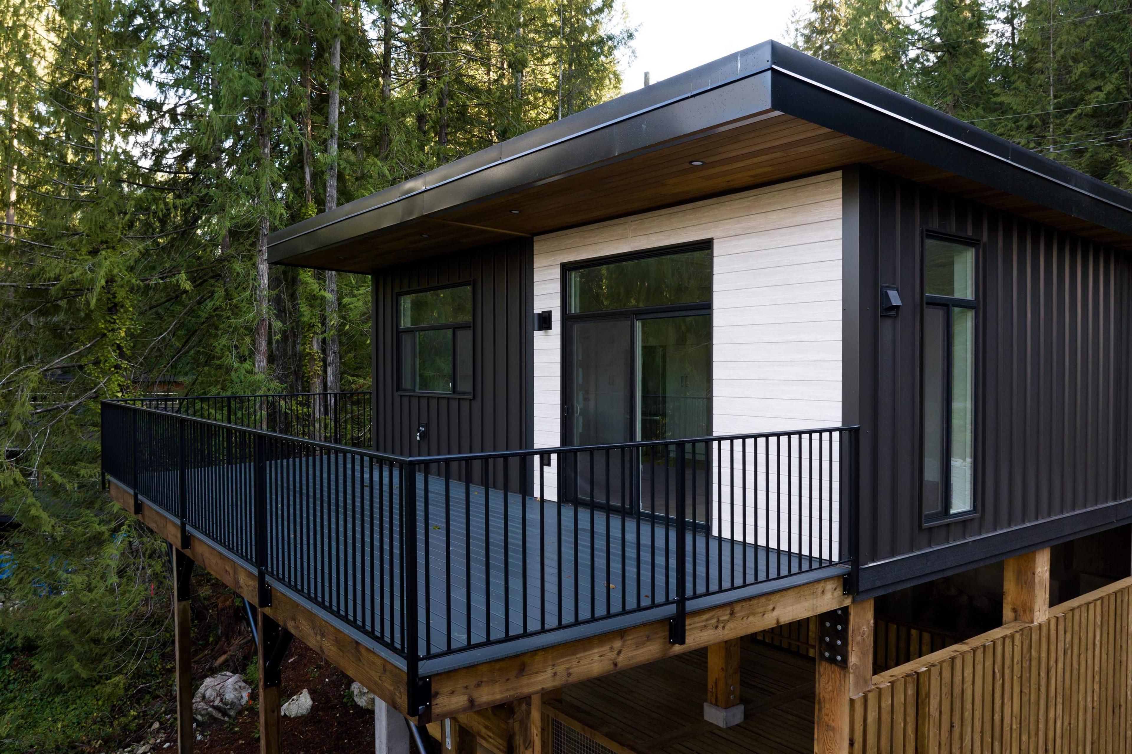 5792 Tillicum Bay Road, Sechelt - Exteriors - Photo 4