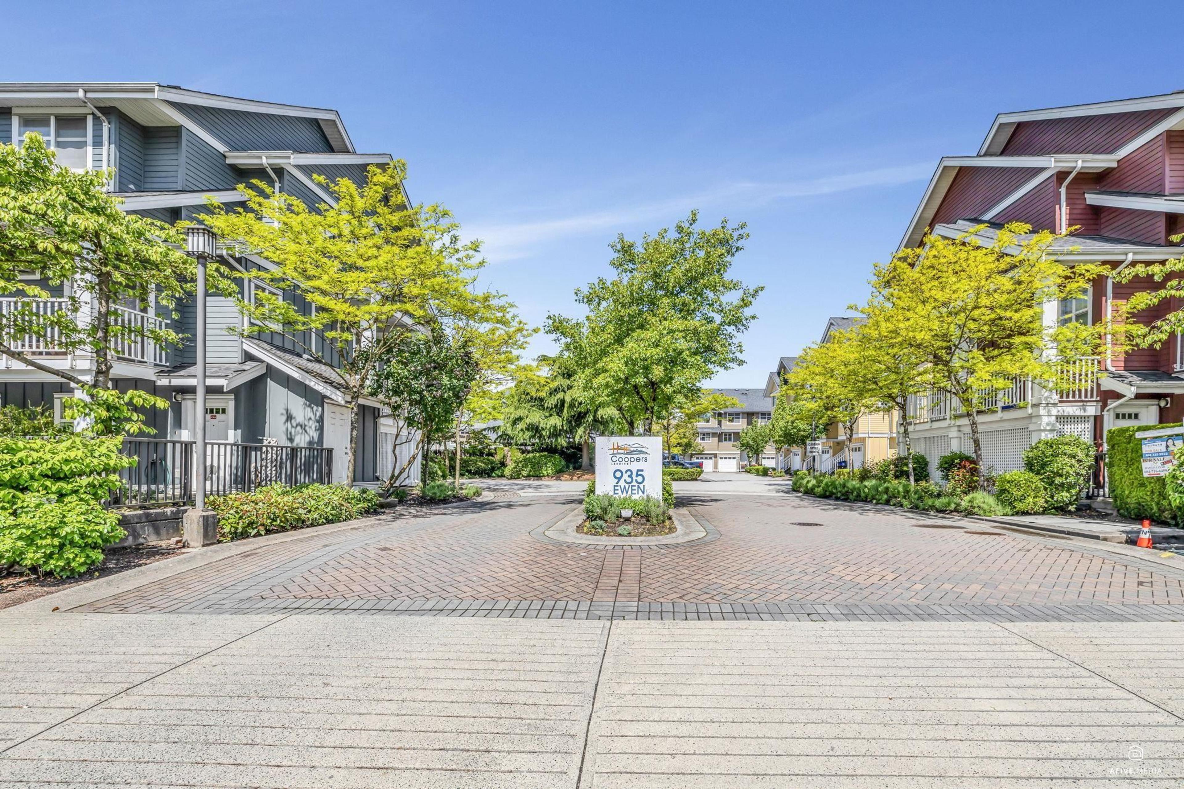 935 Ewen Avenue, New Westminster - Exteriors - Full Complex View - Photo 4