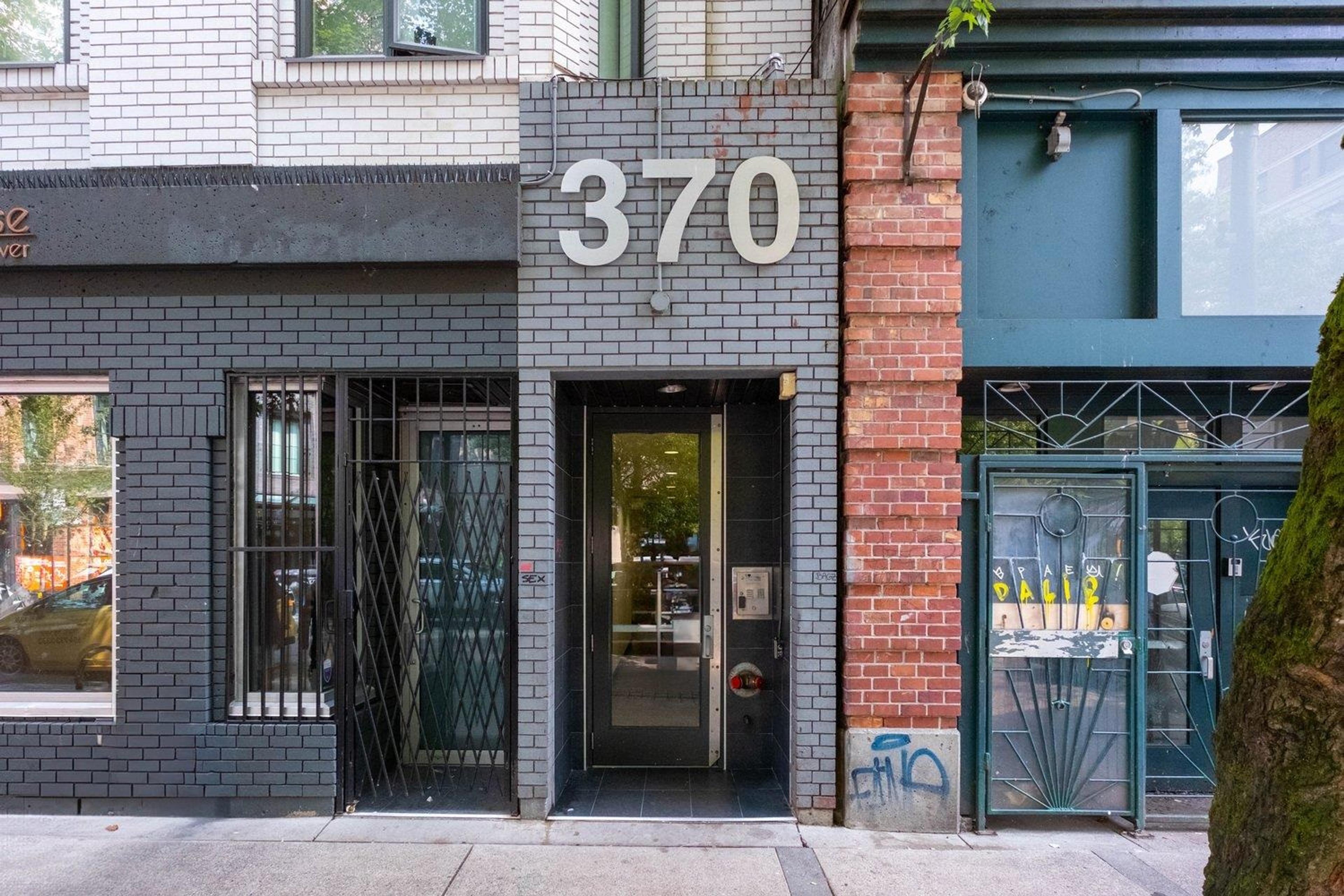 370 Carrall Street, Vancouver - Exteriors - Photo 1