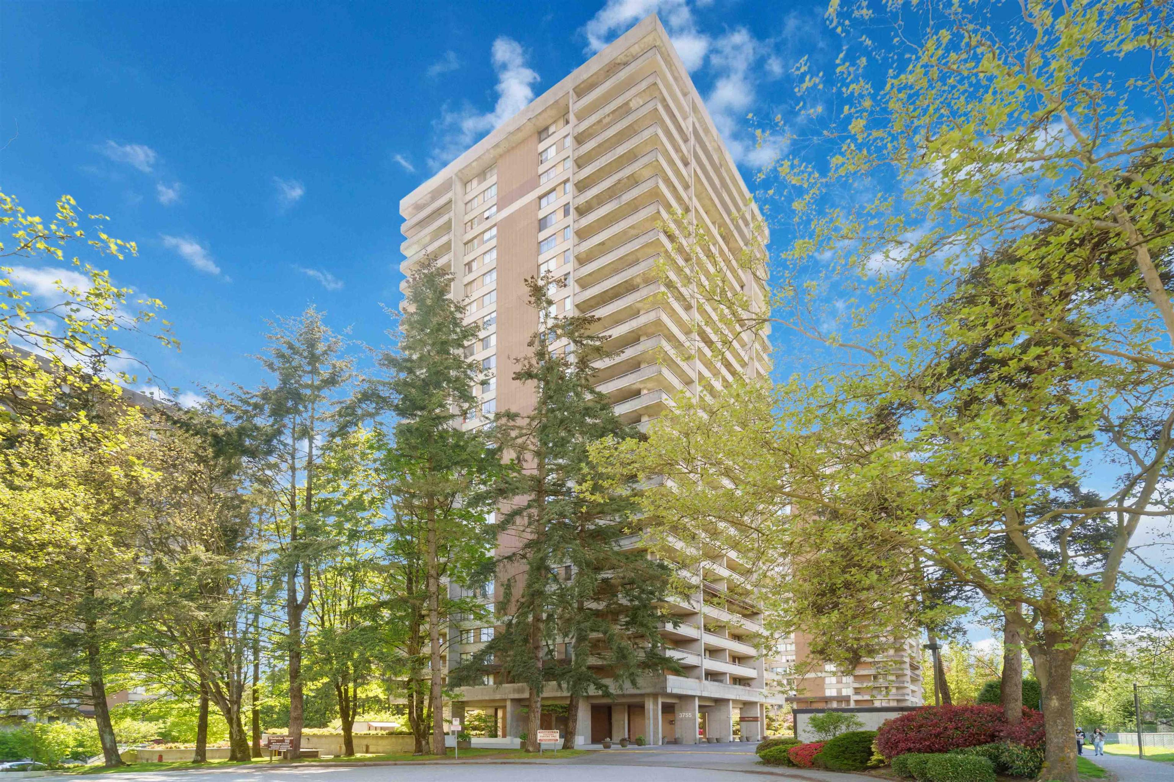 3755 Bartlett Court, Burnaby - Exteriors - Photo 2