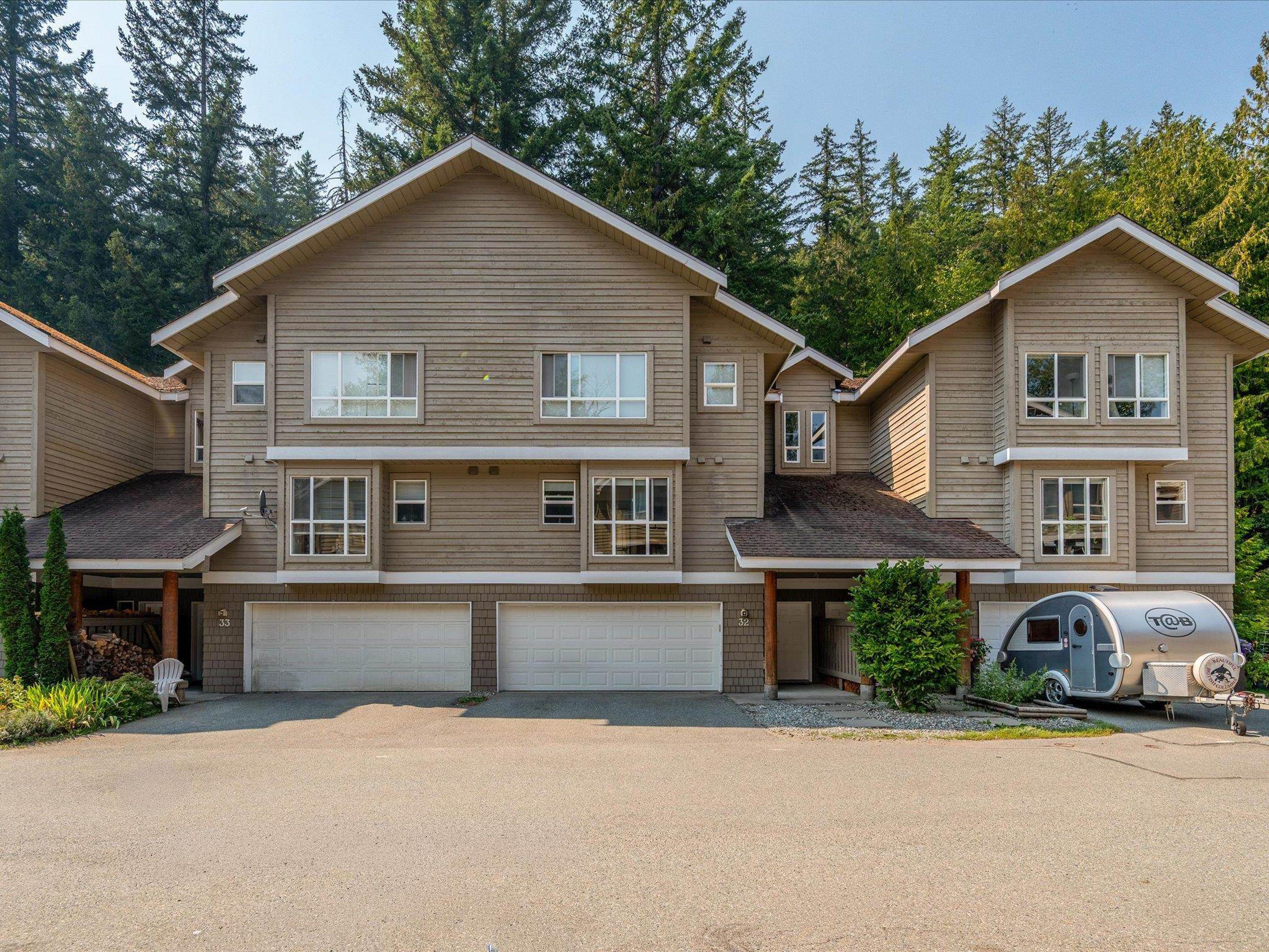 1400 Park Street, Pemberton - Exteriors - Full Complex View - Photo 2