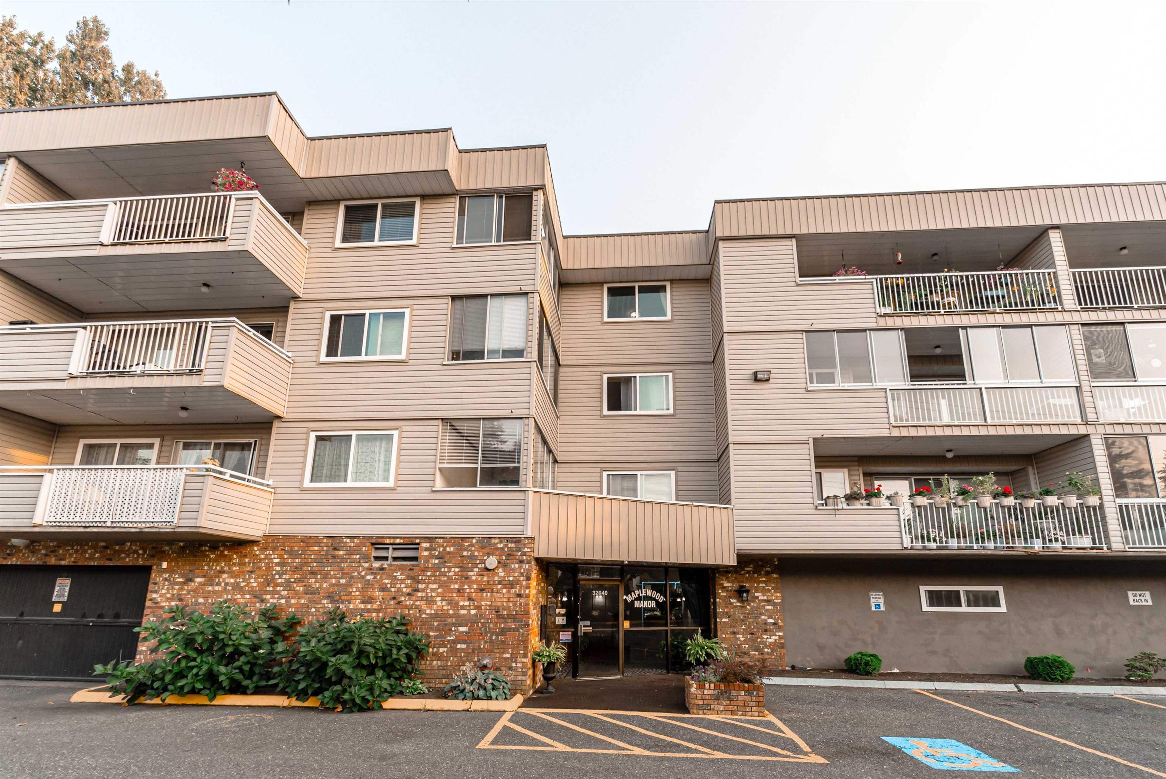 32040 Tims Avenue, Abbotsford - Exteriors - Photo 1