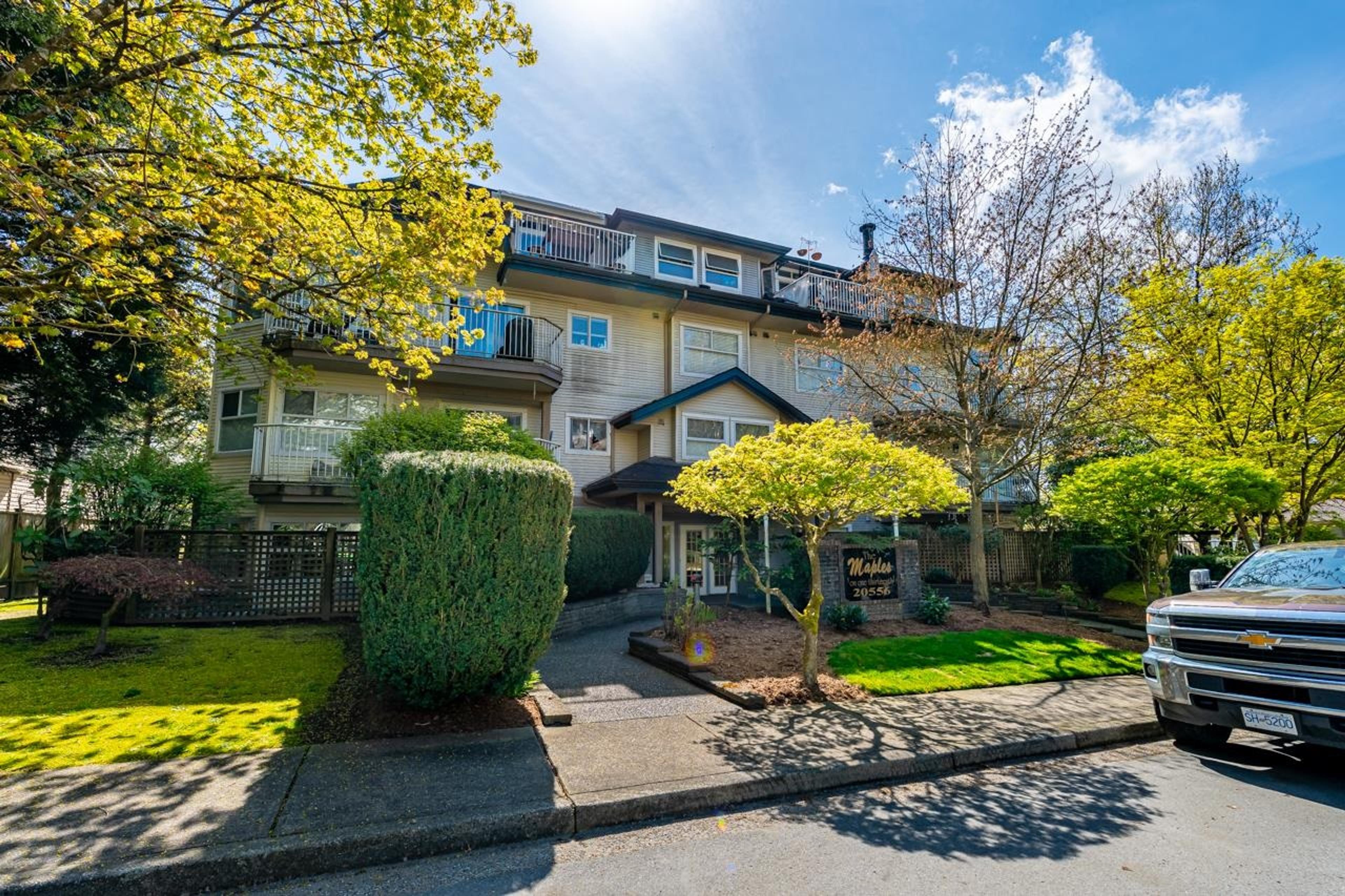 20556 113 Avenue, Maple Ridge - Exteriors - Photo 1