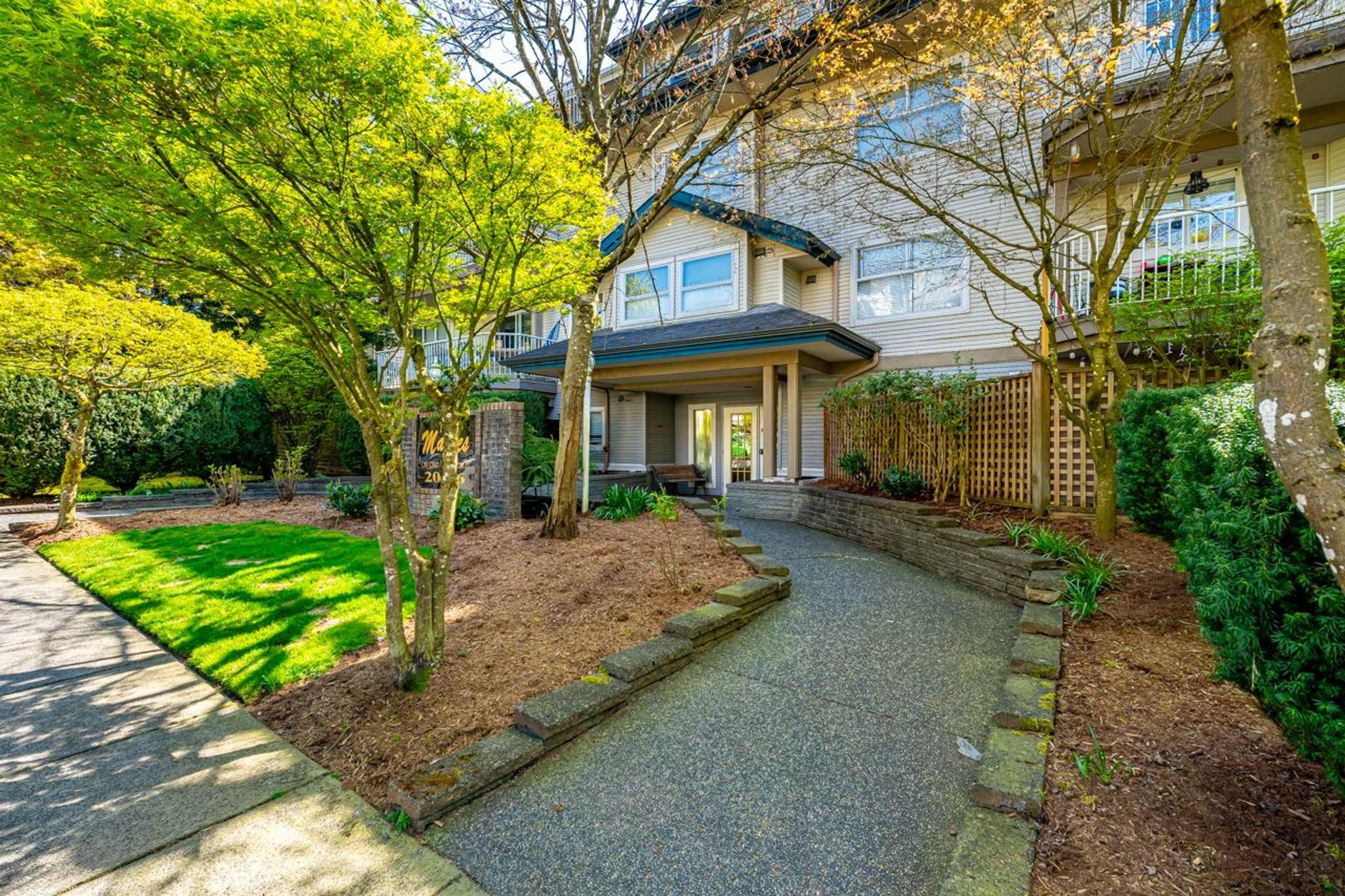 20556 113 Avenue, Maple Ridge - Exteriors - Photo 4