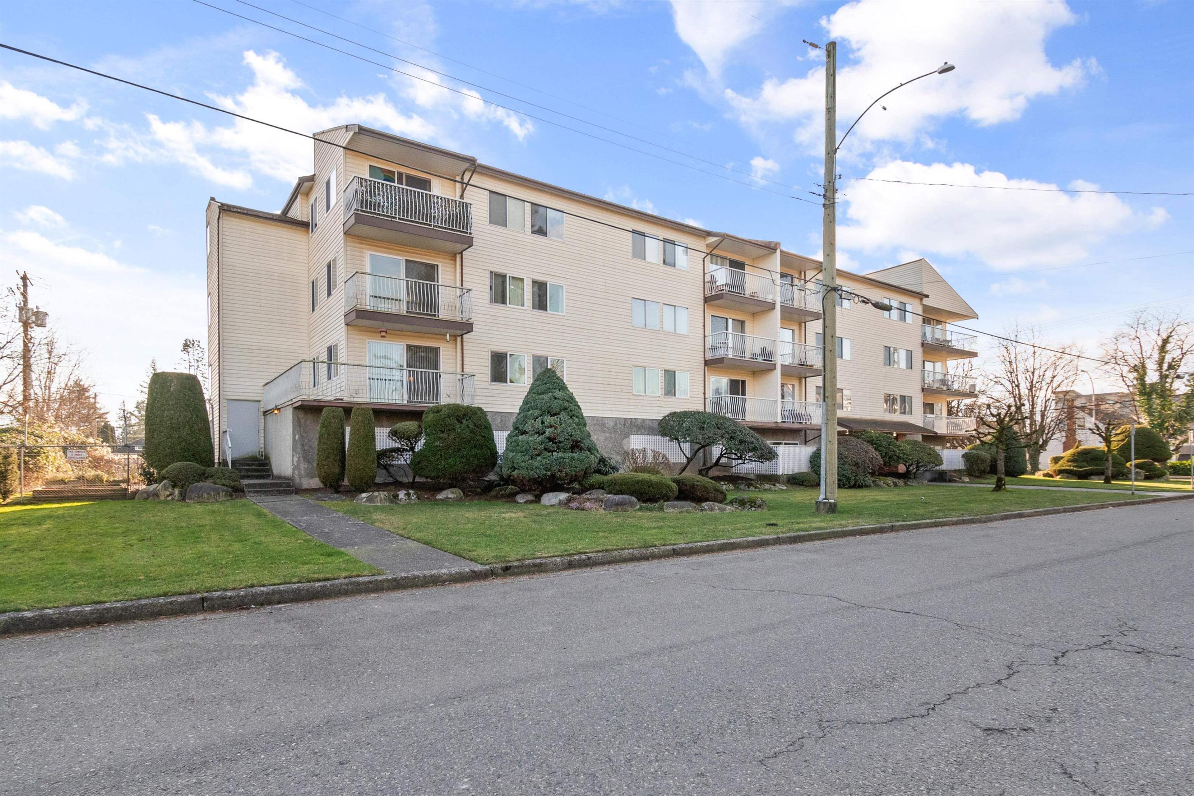 46210 Margaret Avenue, Chilliwack - Exteriors - Full Complex View - Photo 3