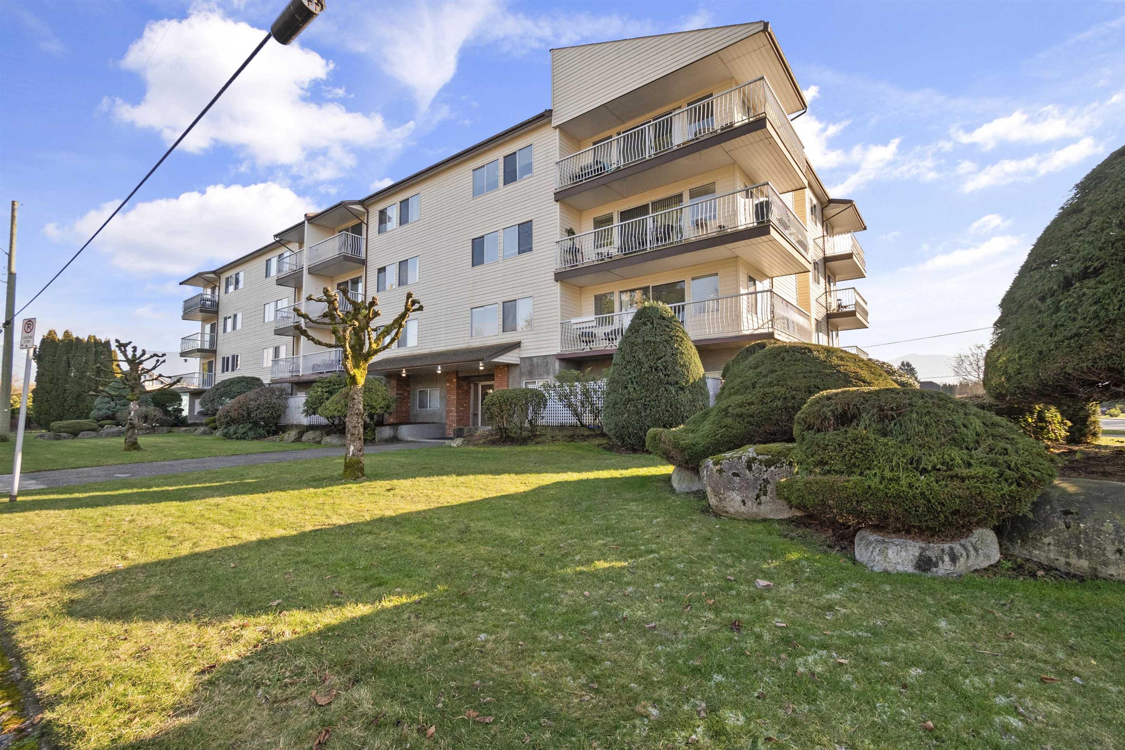 46210 Margaret Avenue, Chilliwack - Exteriors - Photo 5