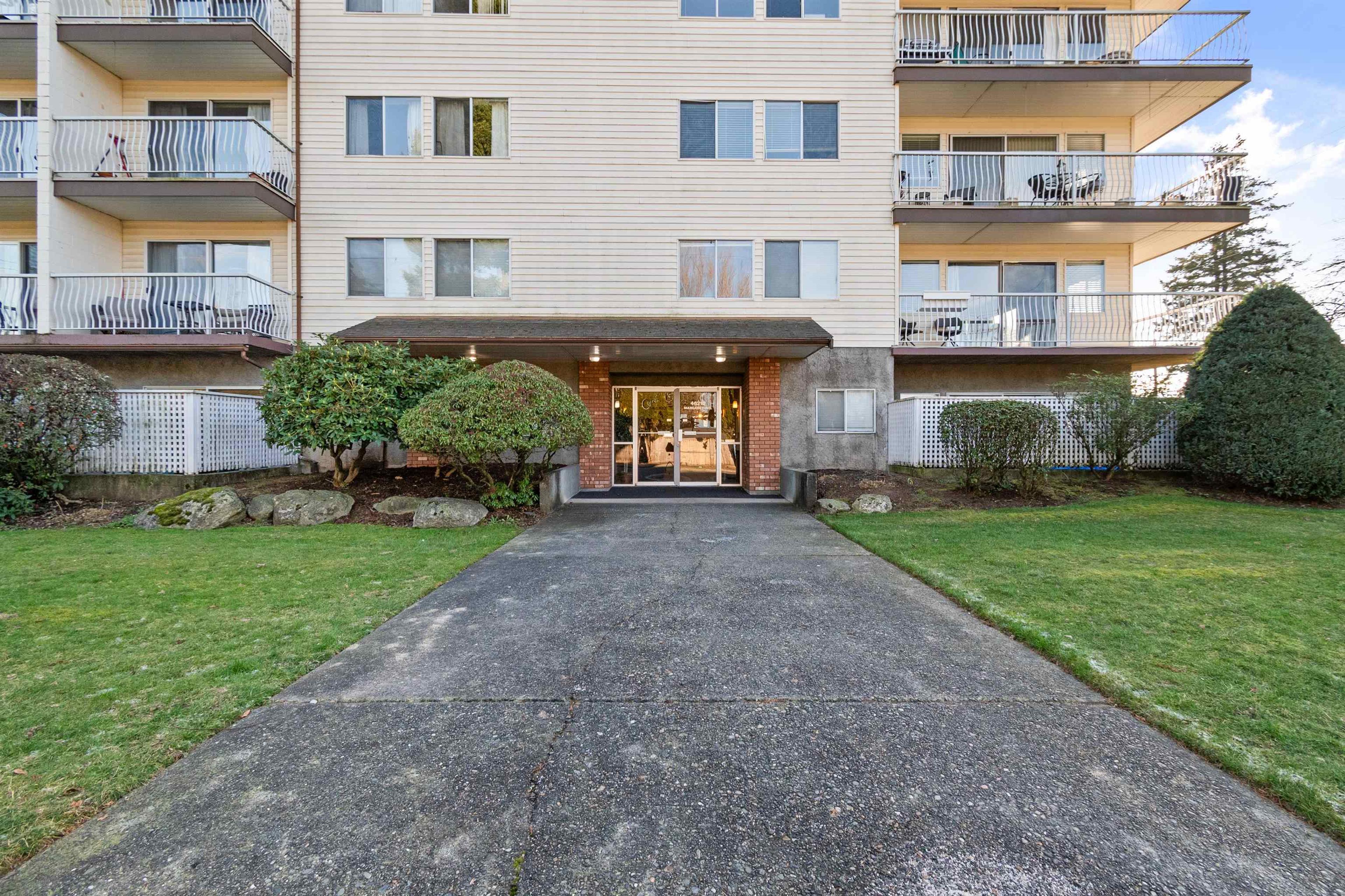 46210 Margaret Avenue, Chilliwack - Exteriors - Photo 6