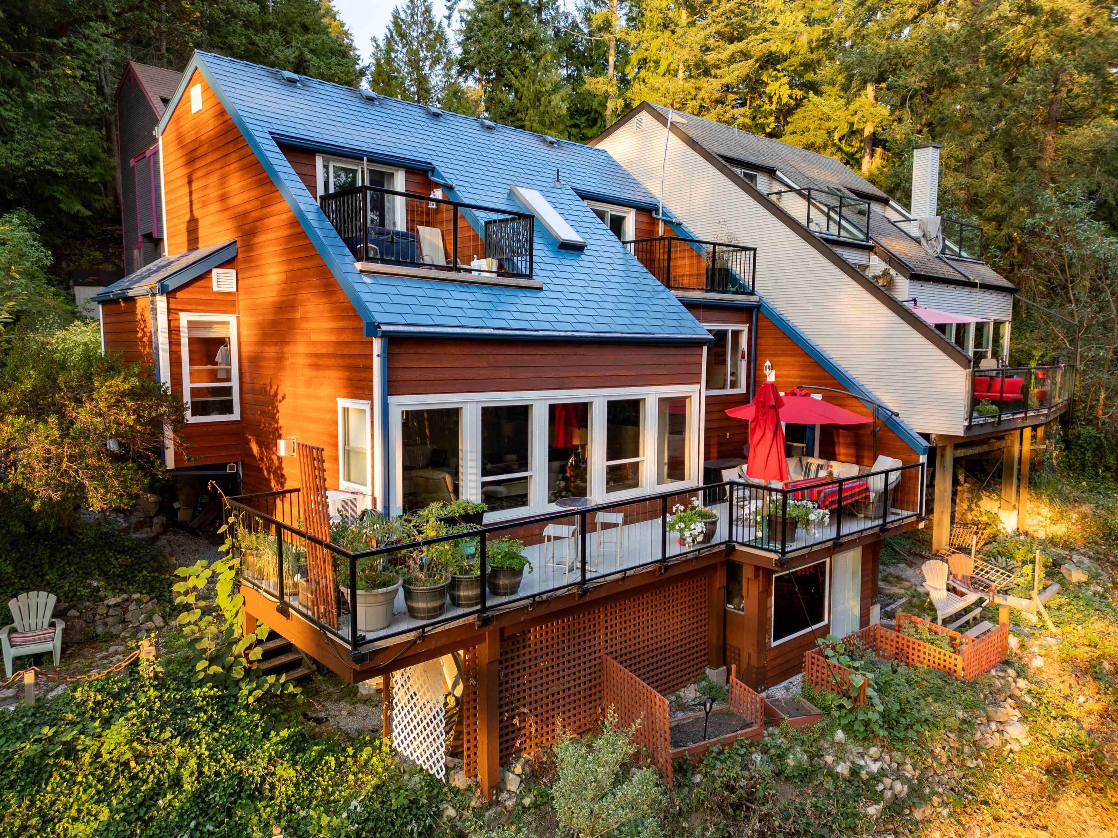 5471 Secret Cove Road, Halfmoon Bay - Exteriors - Photo 2