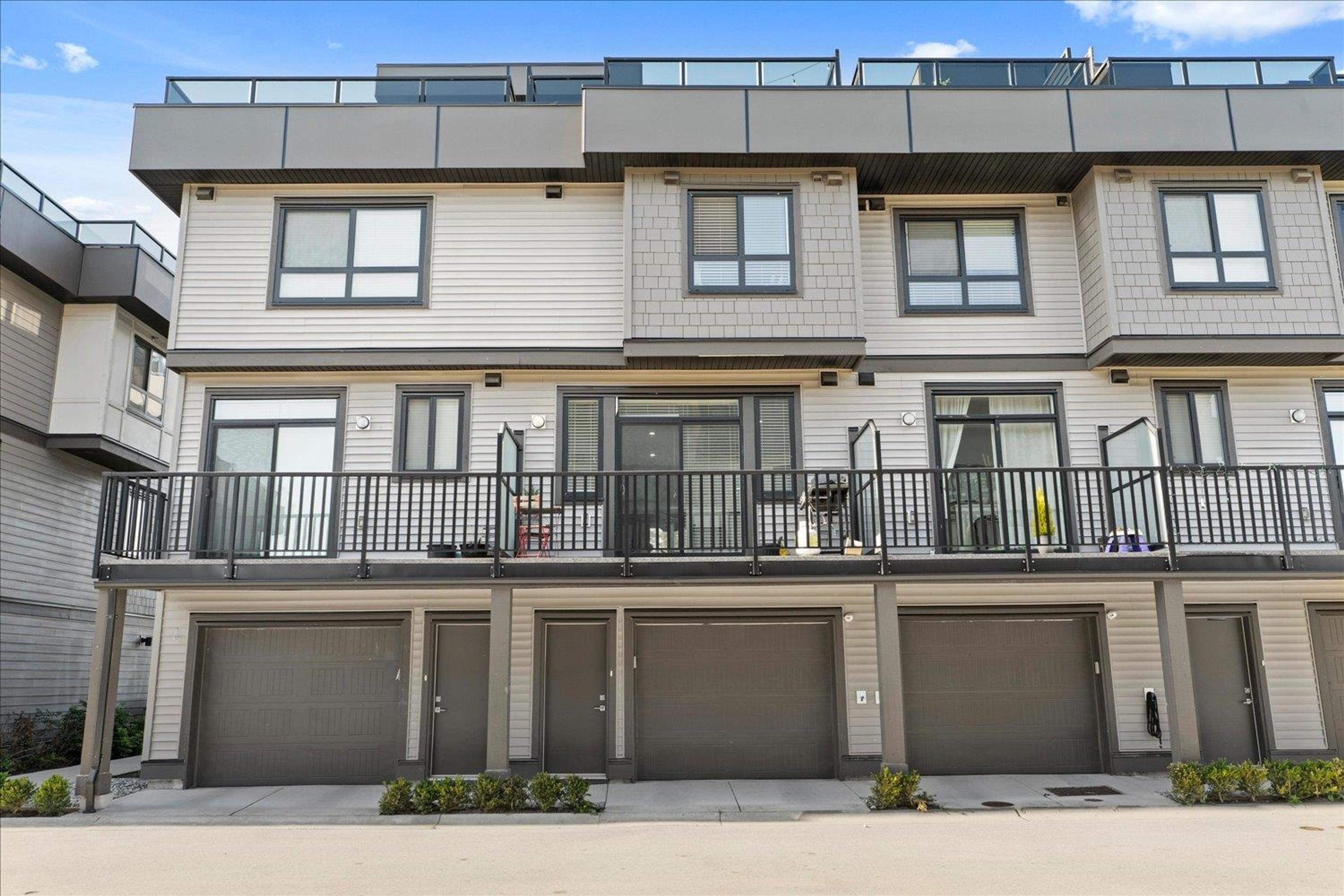 19670 55a Avenue, Langley - Exteriors - Full Complex View - Photo 1