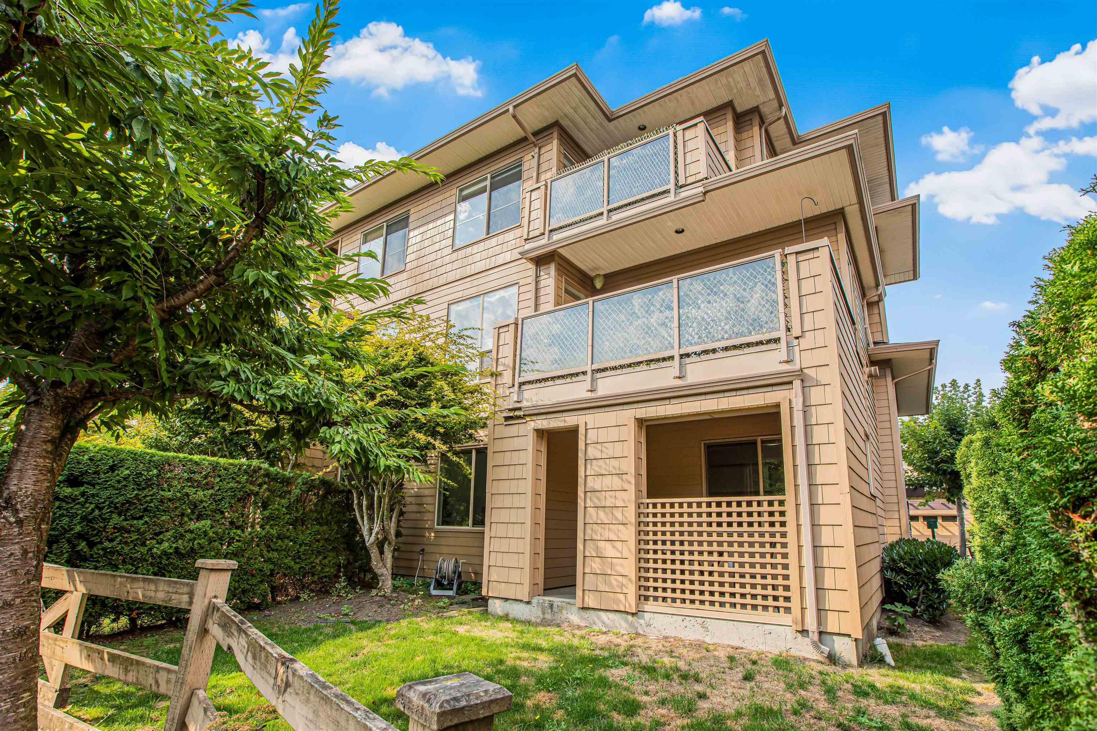 16655 64 Avenue, Surrey - Exteriors - Photo 4