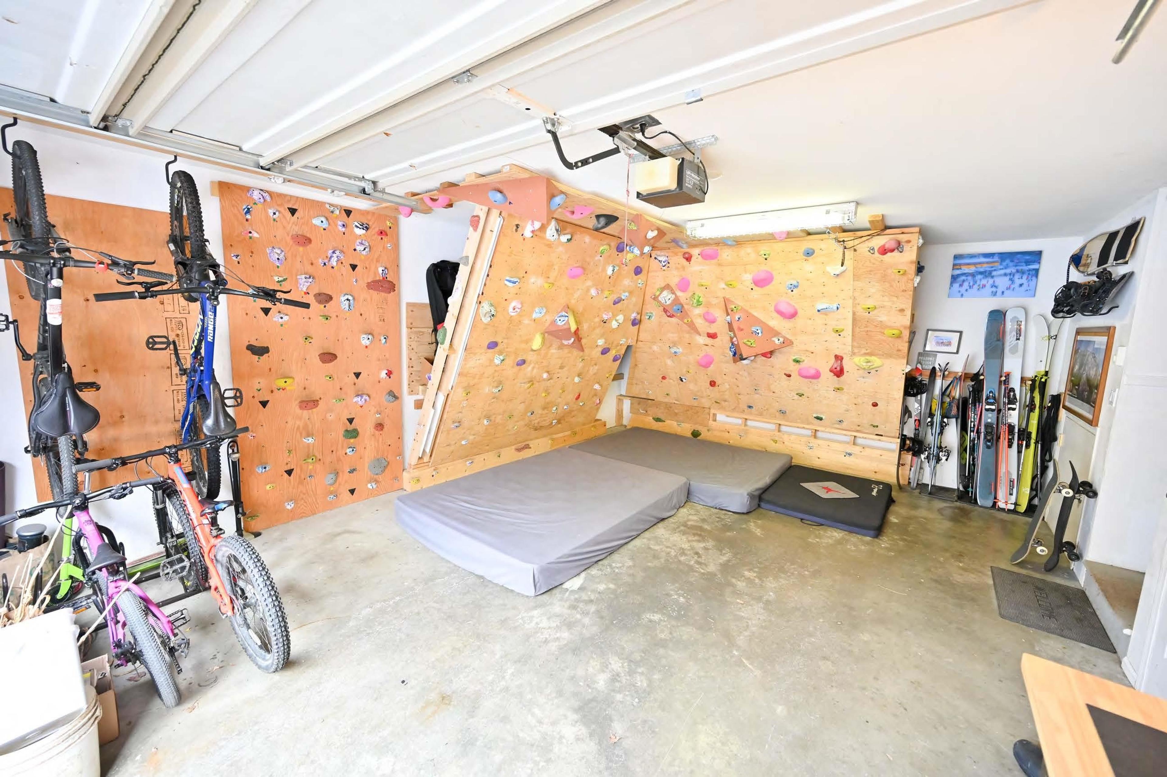 1450 Vine Road, Pemberton - Exteriors - Full Complex View - Photo 2