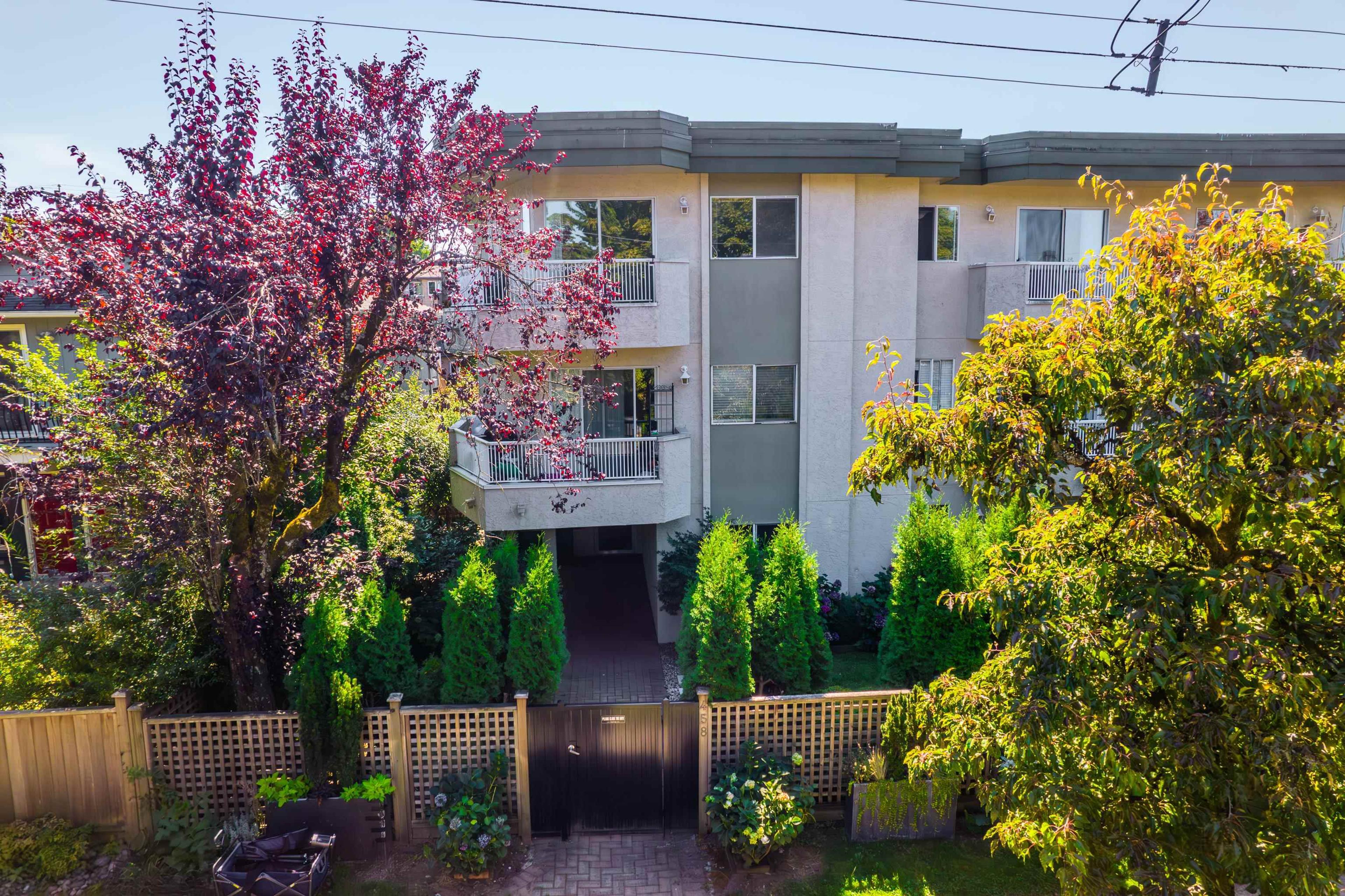 458 E 43rd Avenue, Vancouver - Exteriors - Photo 2