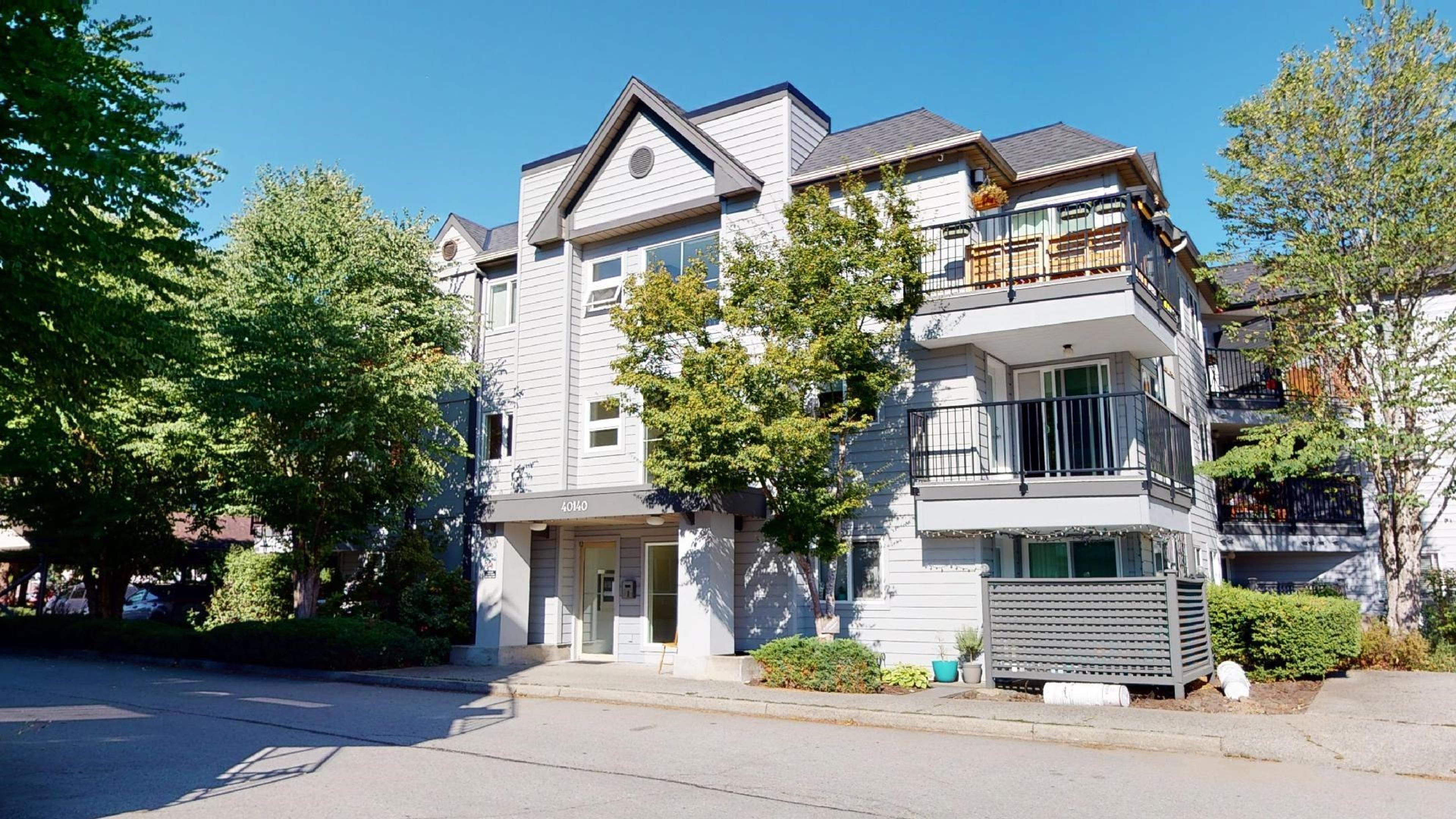 40120 Willow Crescent, Squamish - Exteriors - Photo 1