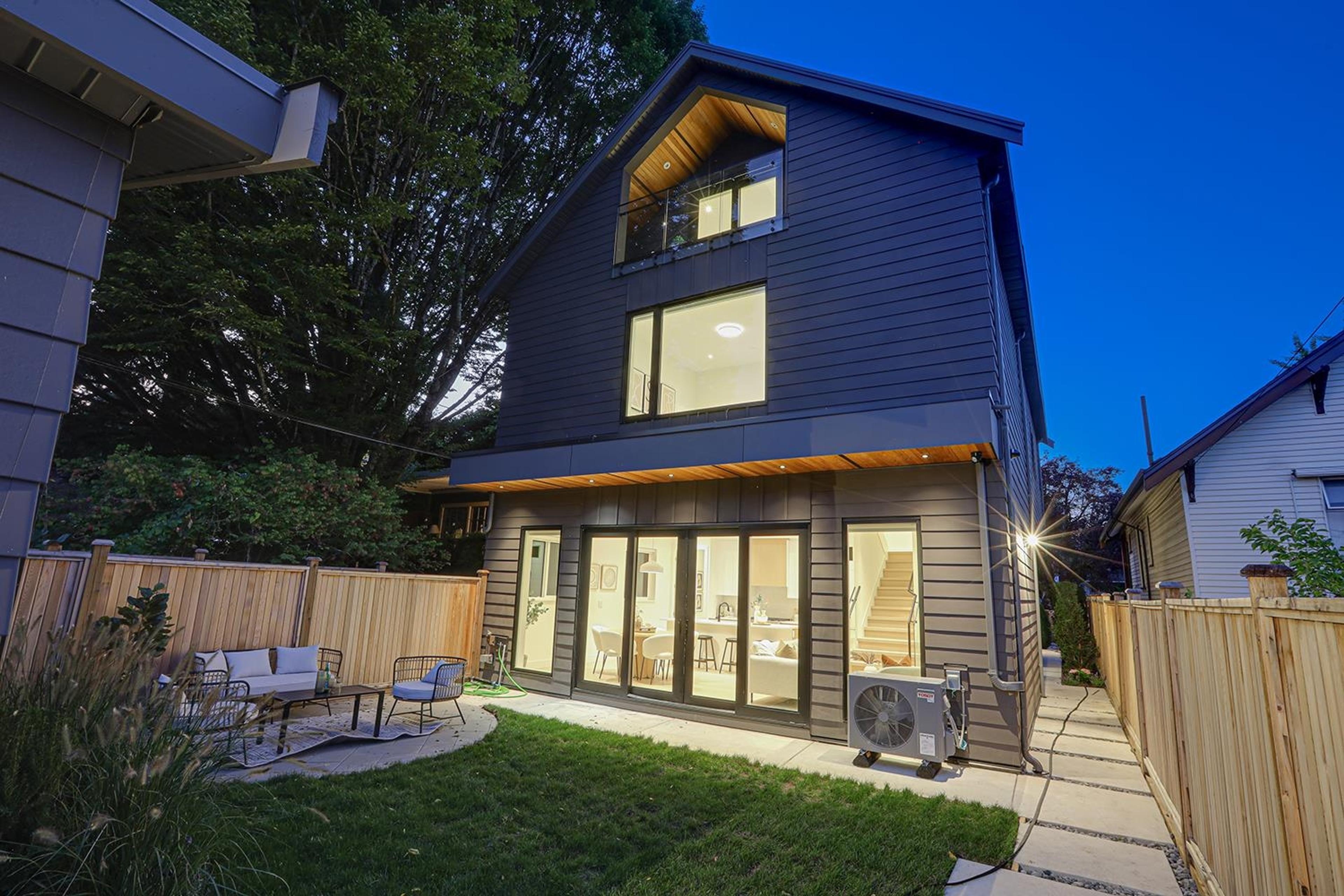 944 E 13 Avenue, Vancouver - Exteriors - Photo 2