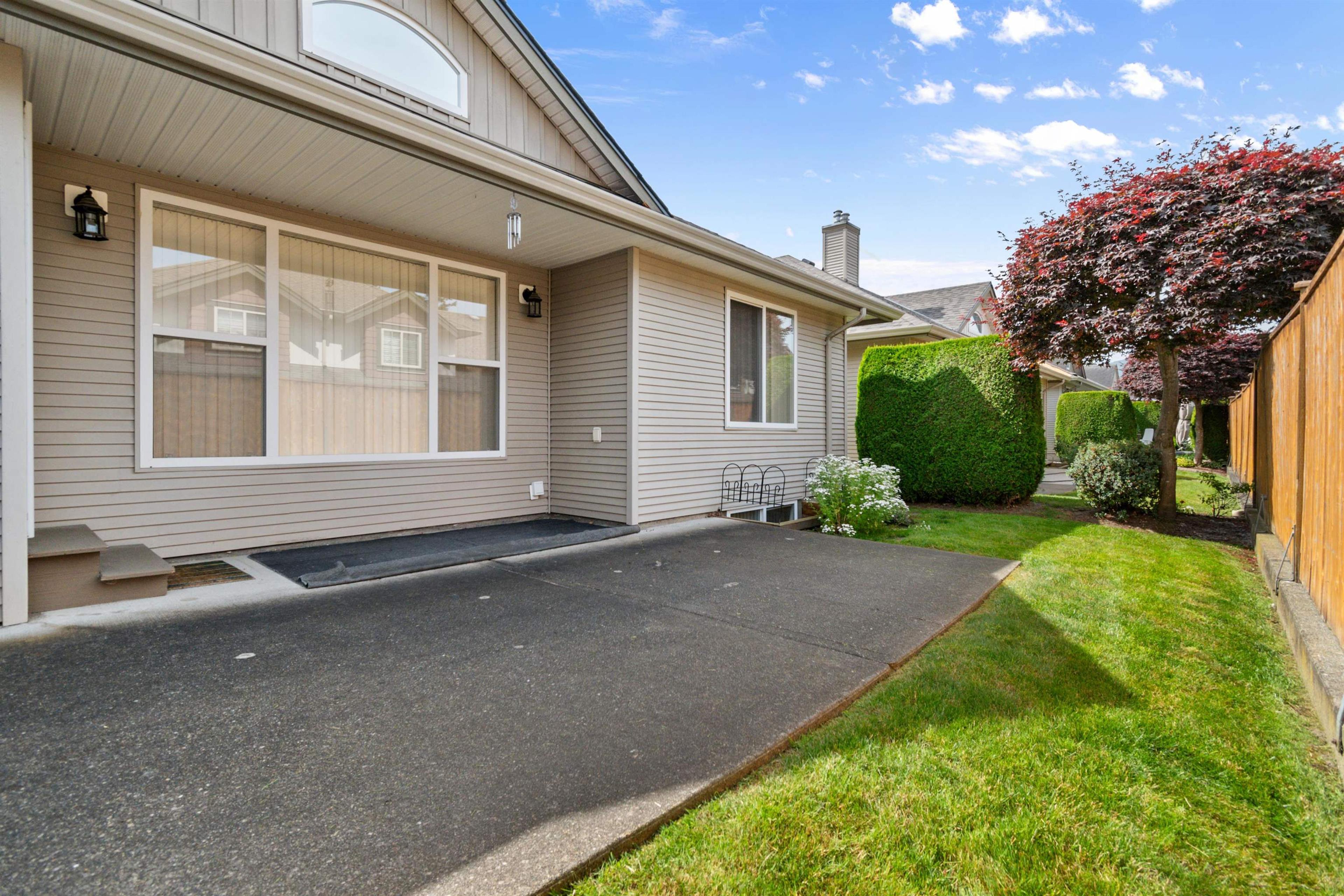 45819 Stevenson Road, Sardis - Exteriors - Photo 2